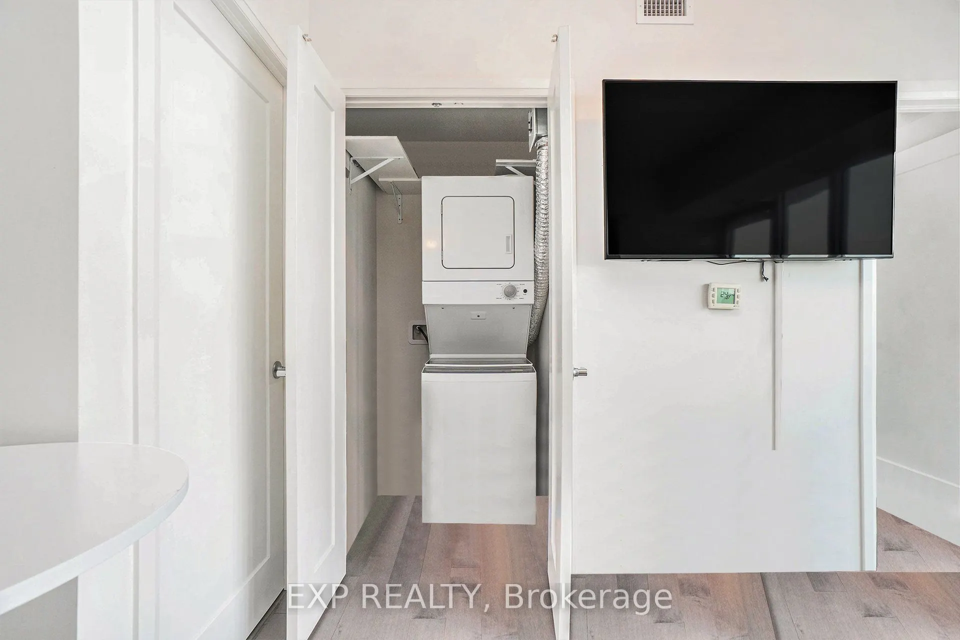 805 Carling Avenue, #907
