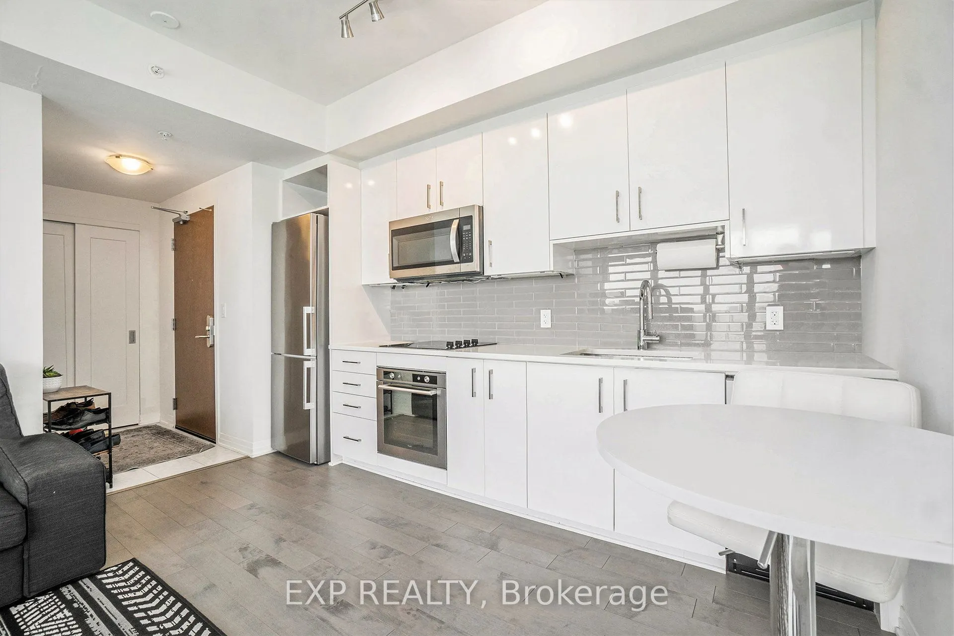 805 Carling Avenue, #907