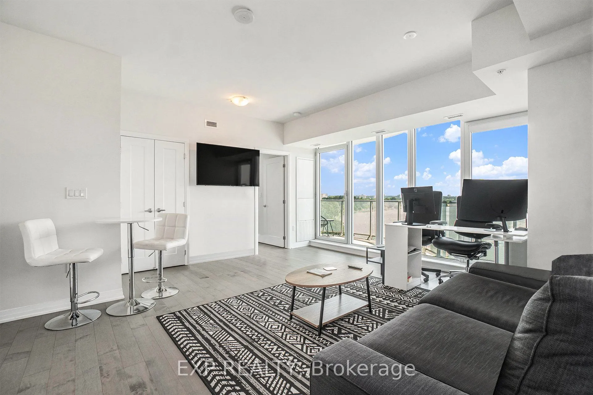 805 Carling Avenue, #907