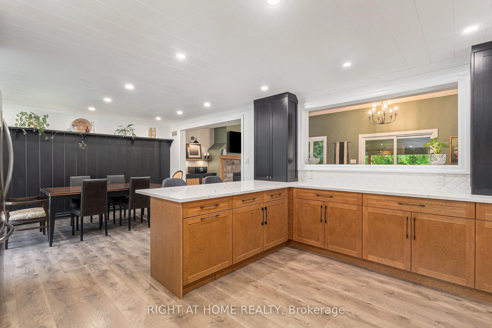 2316 Rollin Road