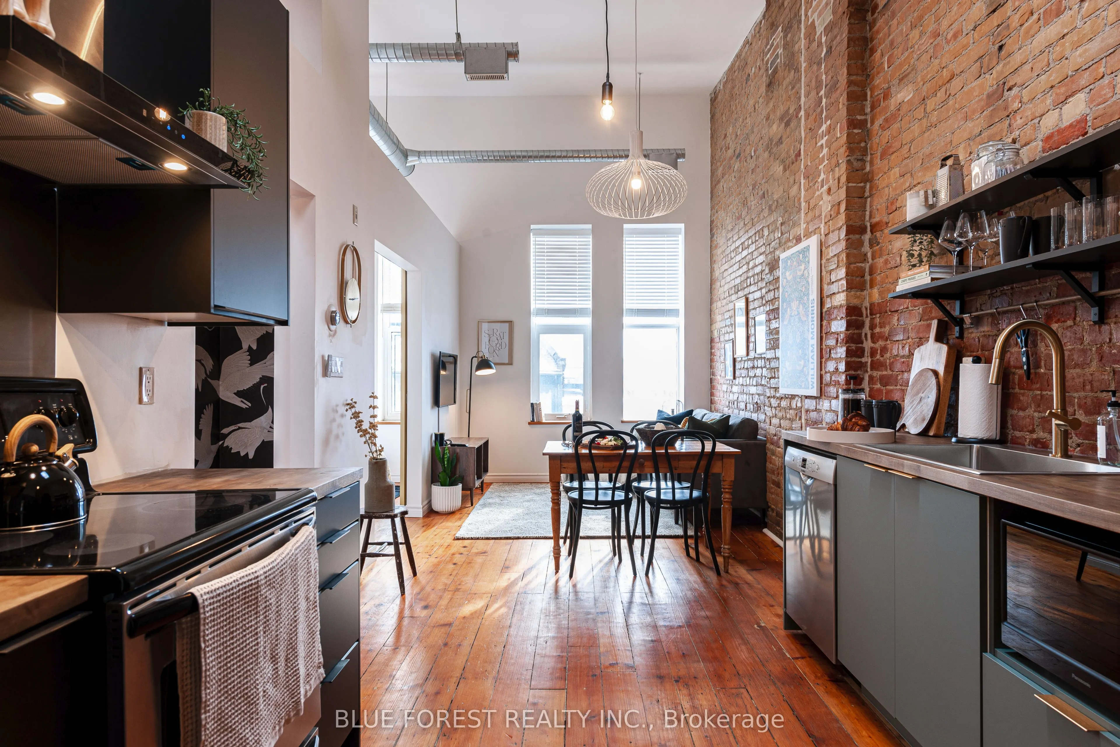 64 Wellington Street, #302