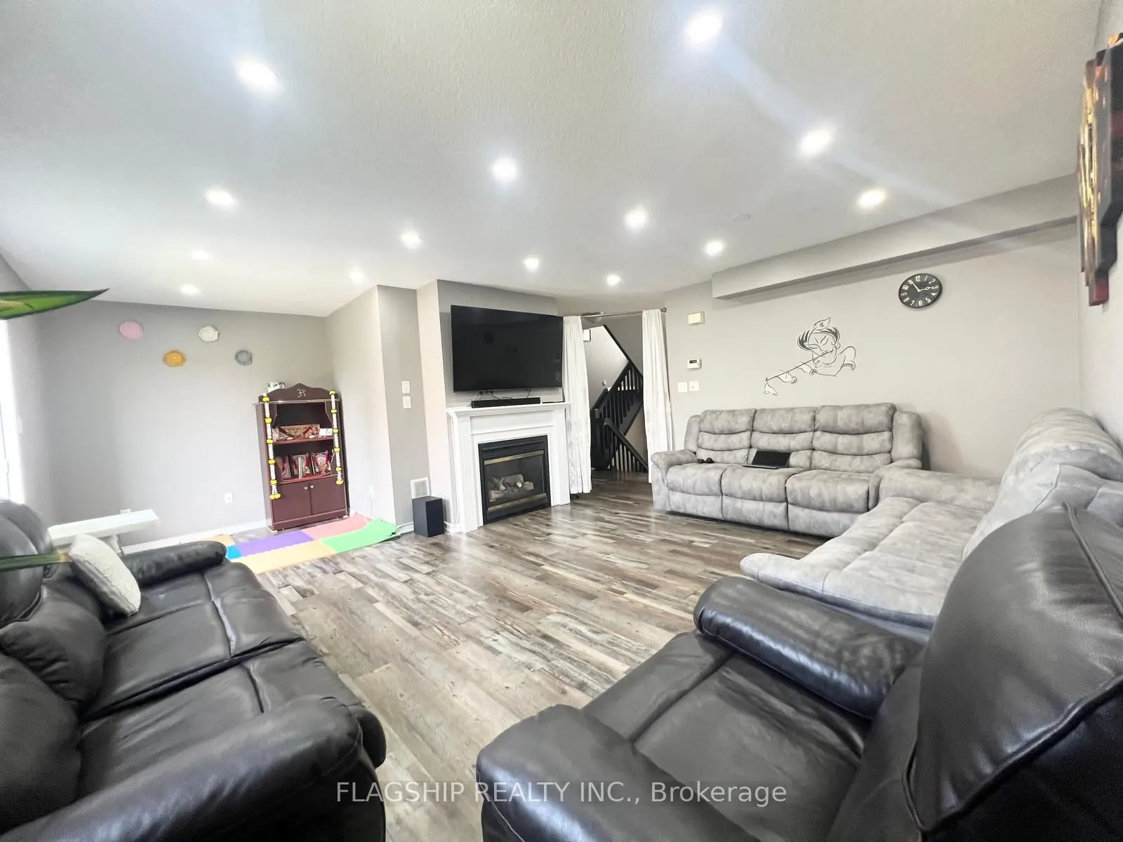 14 Bruce Street, #18