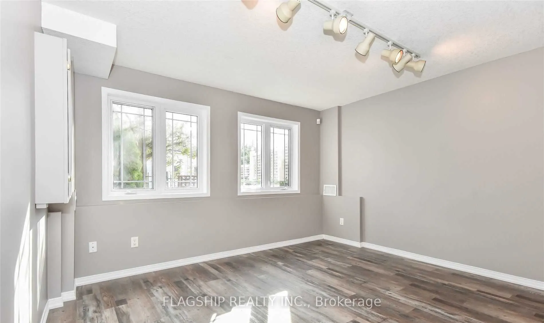 14 Bruce Street, #18