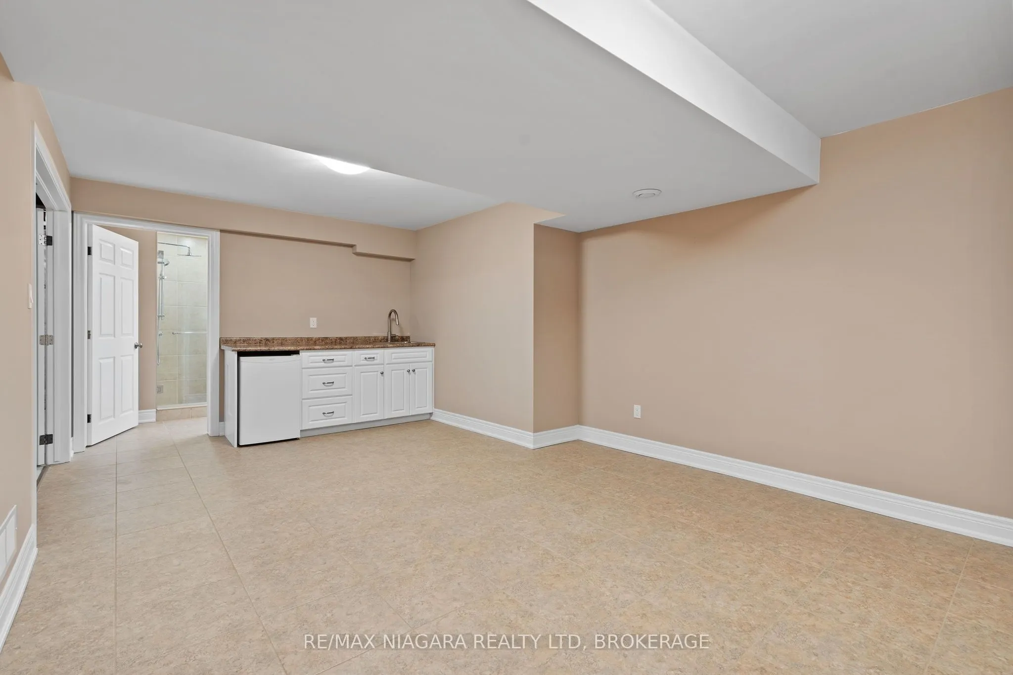 23 GORING Way