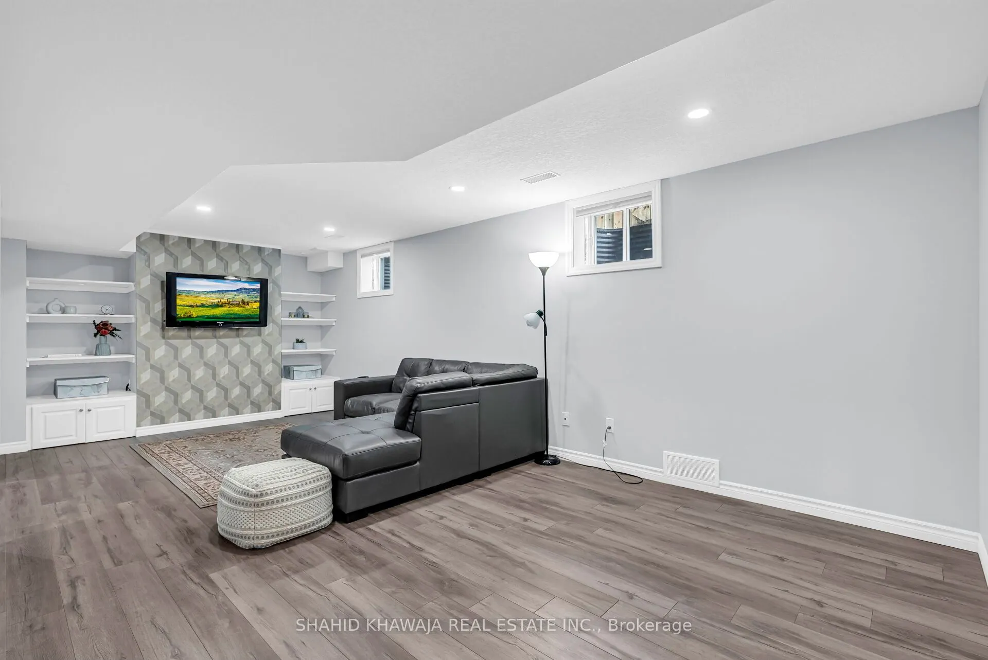 38 Woodbine Avenue