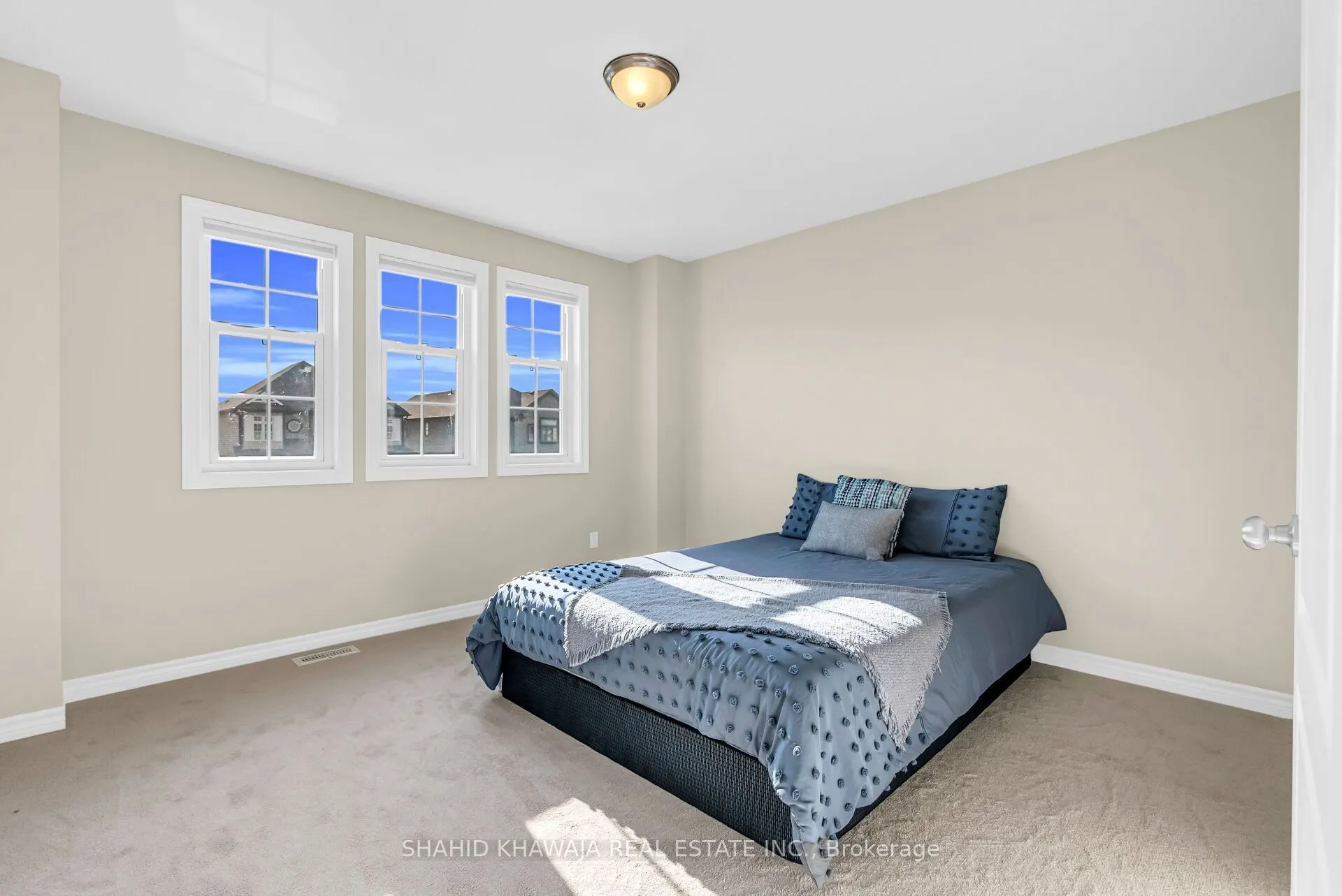 38 Woodbine Avenue