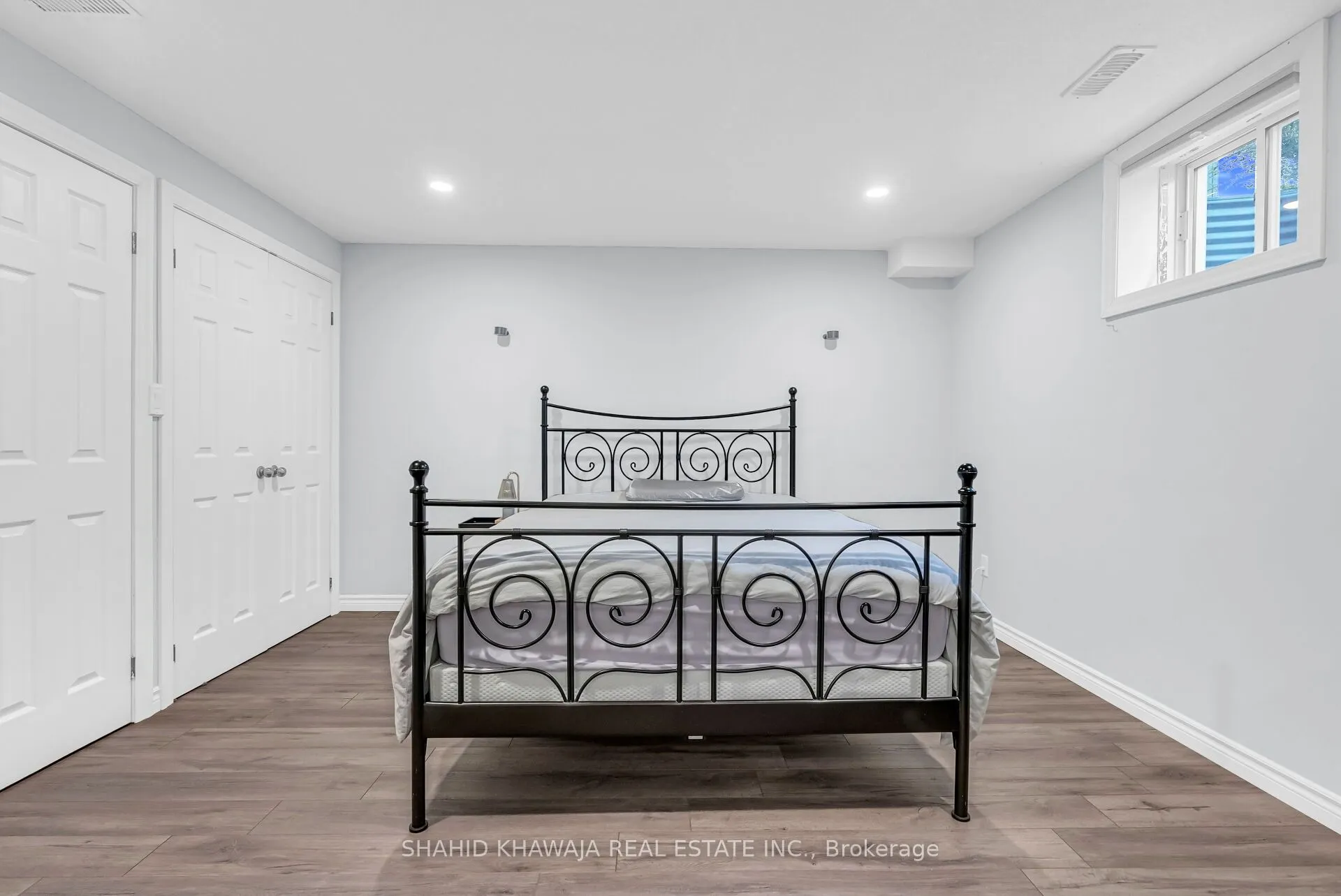 38 Woodbine Avenue