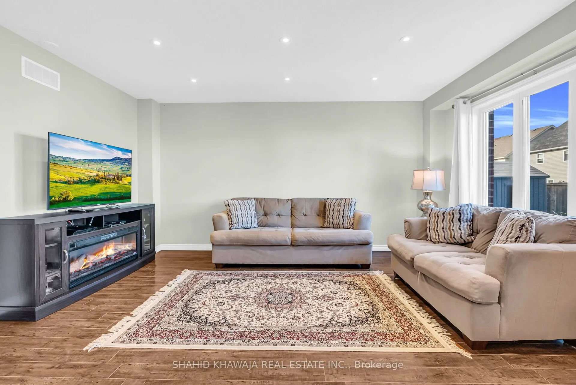 38 Woodbine Avenue
