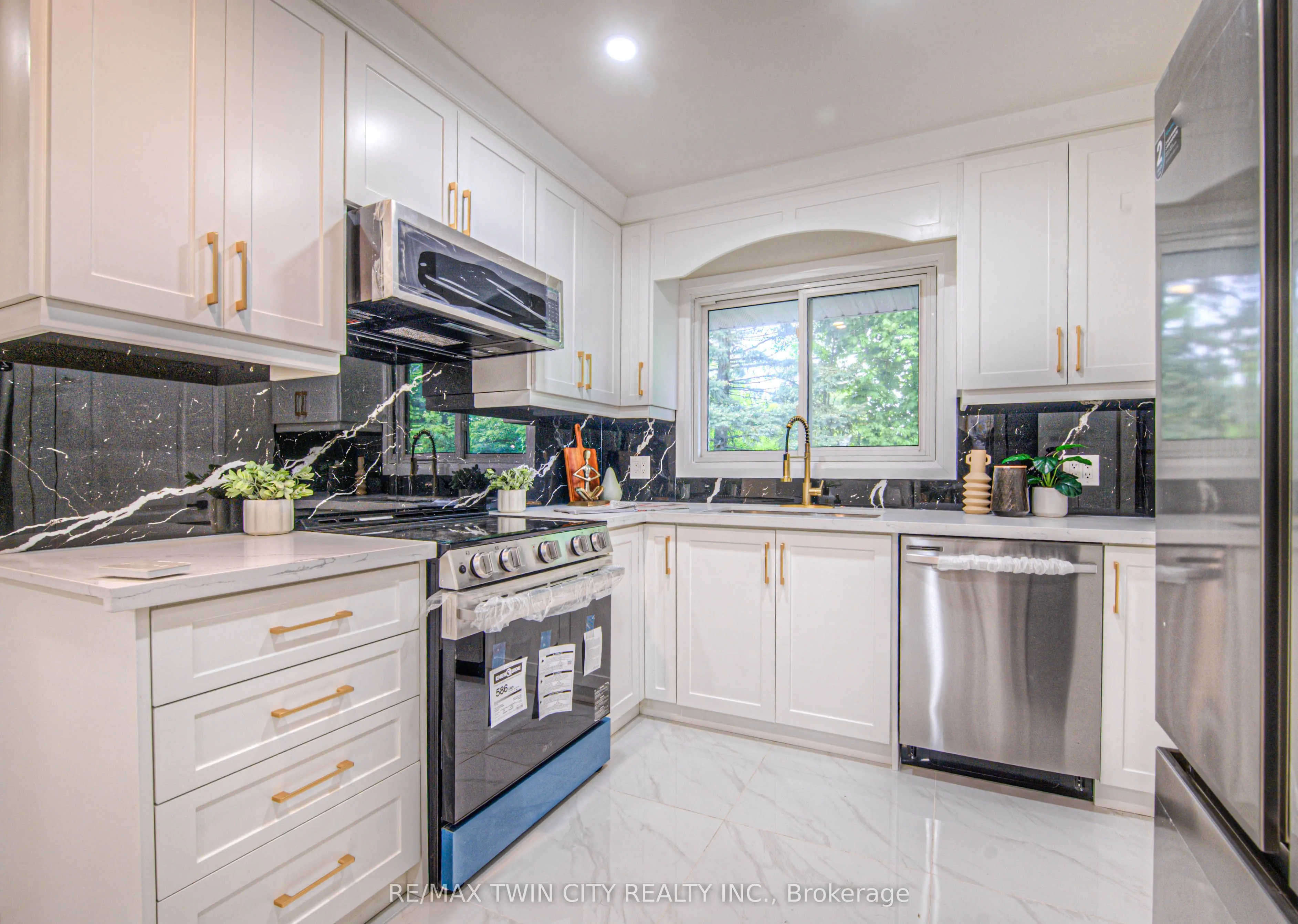 76 Ravine Drive