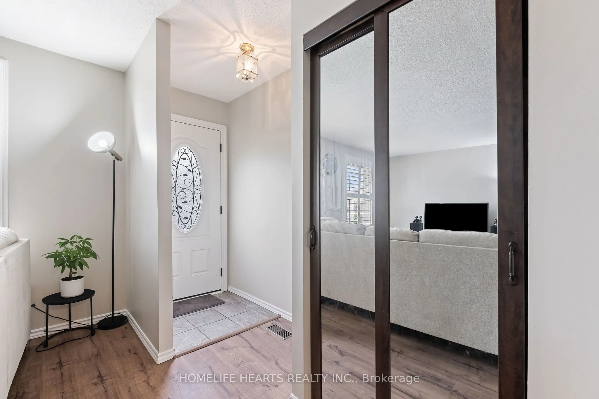 19 Hopewell Crescent