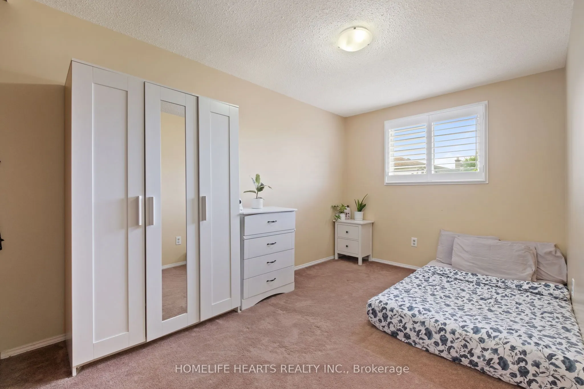 19 Hopewell Crescent