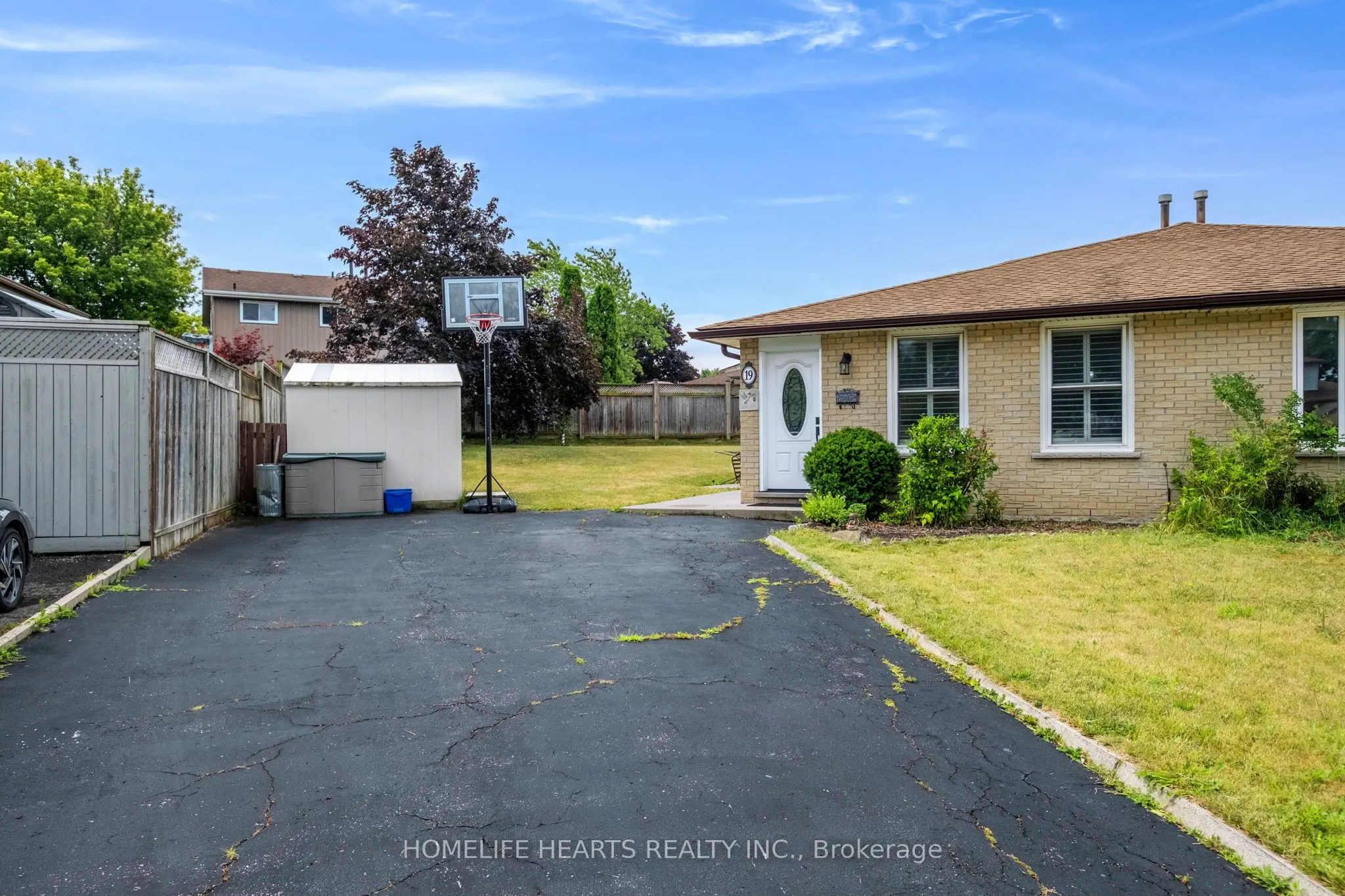 19 Hopewell Crescent