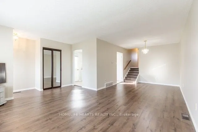 19 Hopewell Crescent
