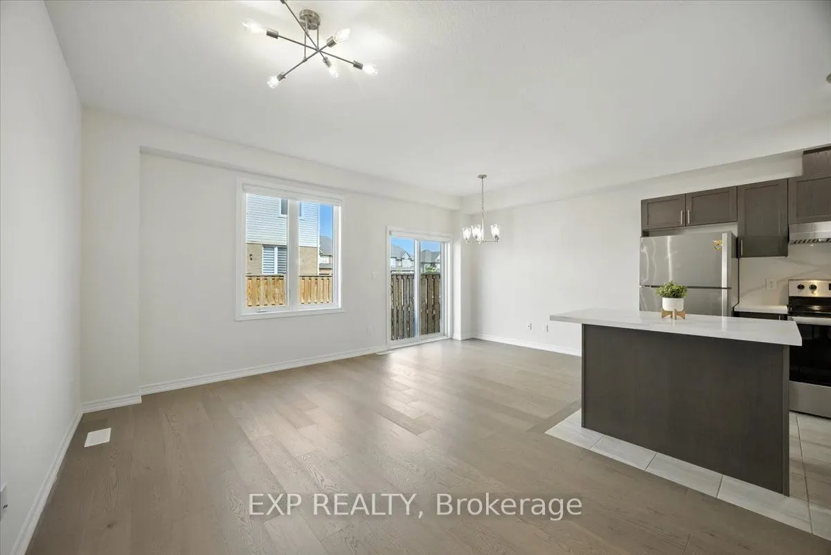 27 Mockingbird Lane E, #52