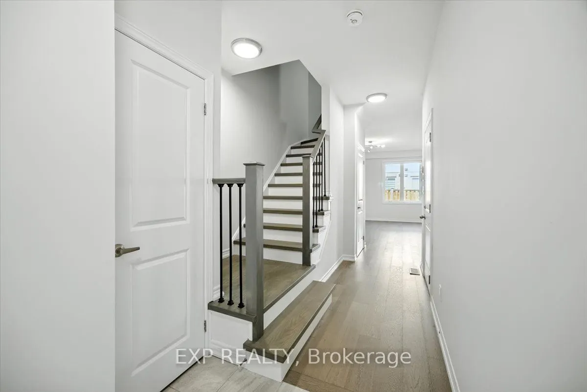 27 Mockingbird Lane E, #52
