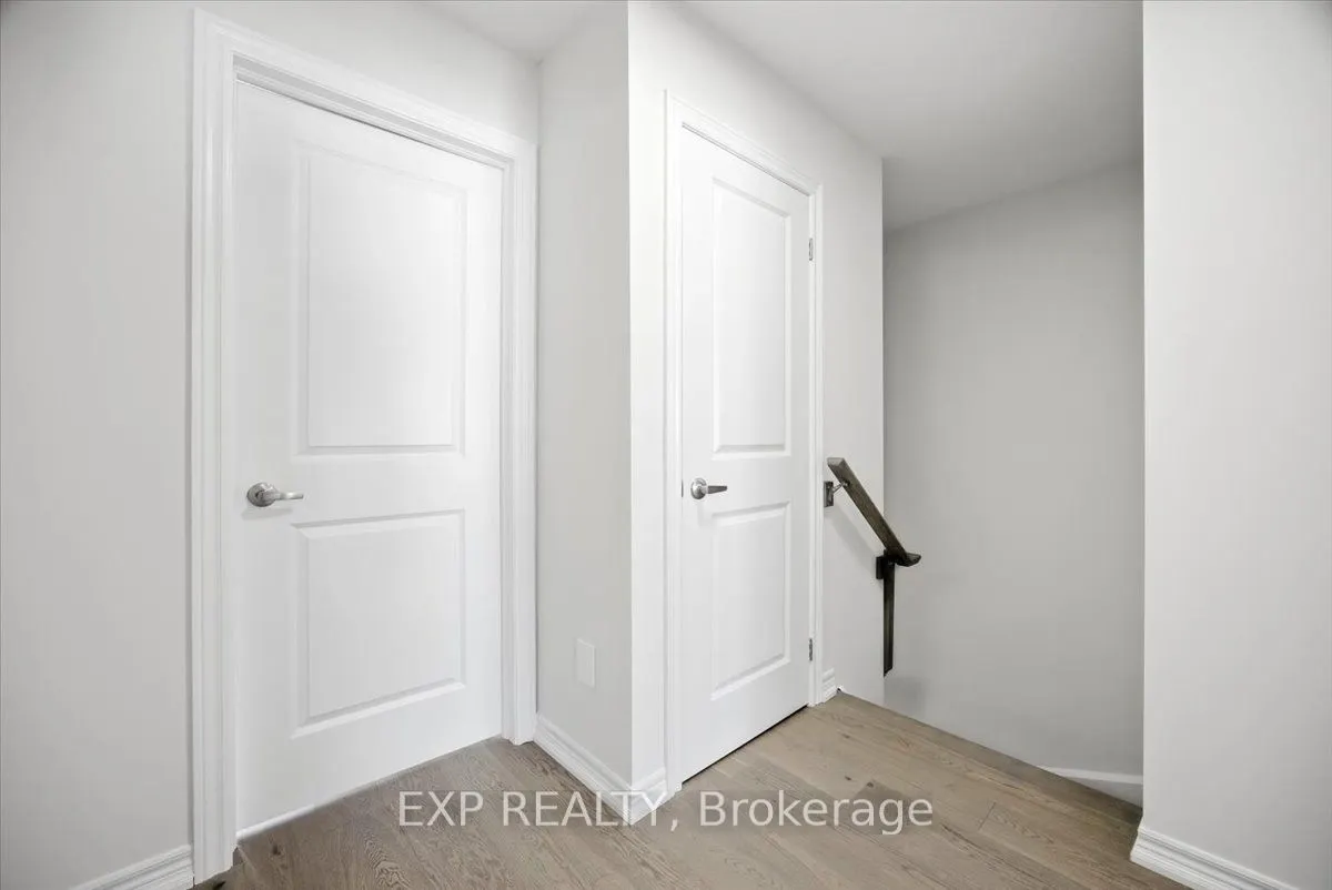 27 Mockingbird Lane E, #52