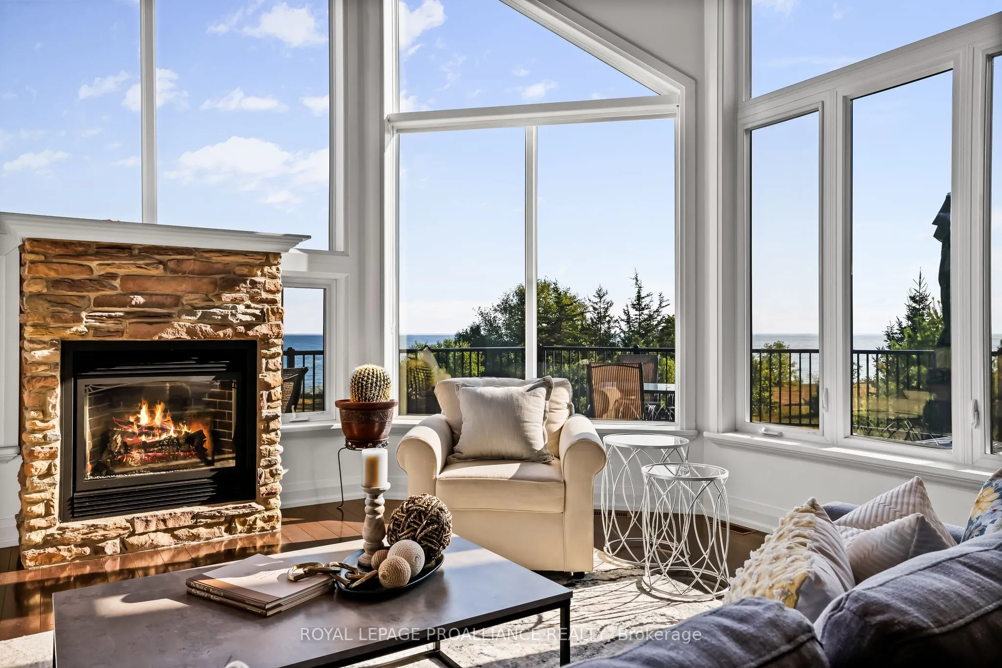 263 Lakeshore Road