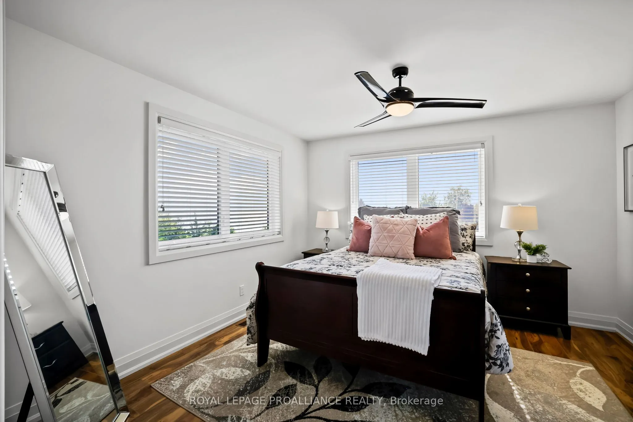 263 Lakeshore Road