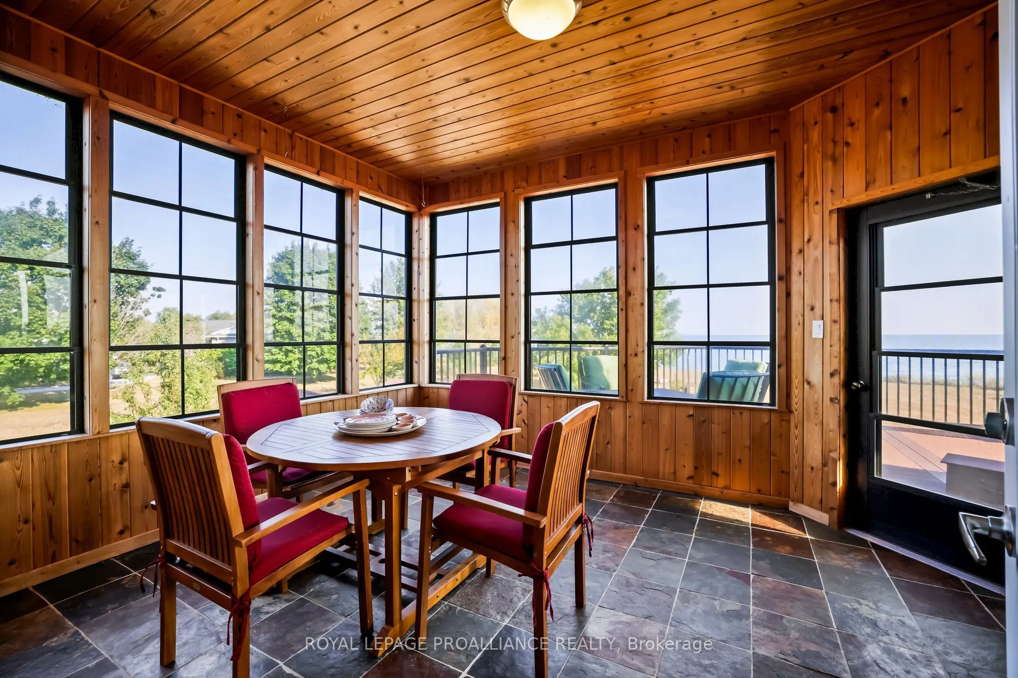 263 Lakeshore Road