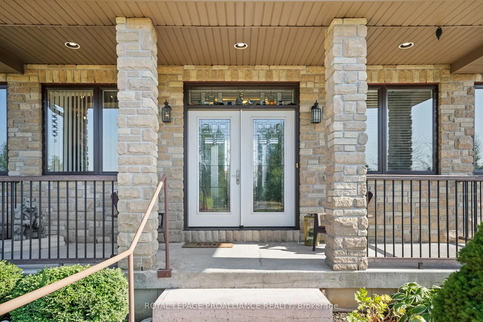 263 Lakeshore Road