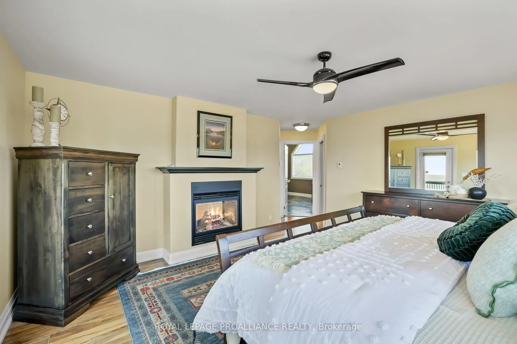 263 Lakeshore Road