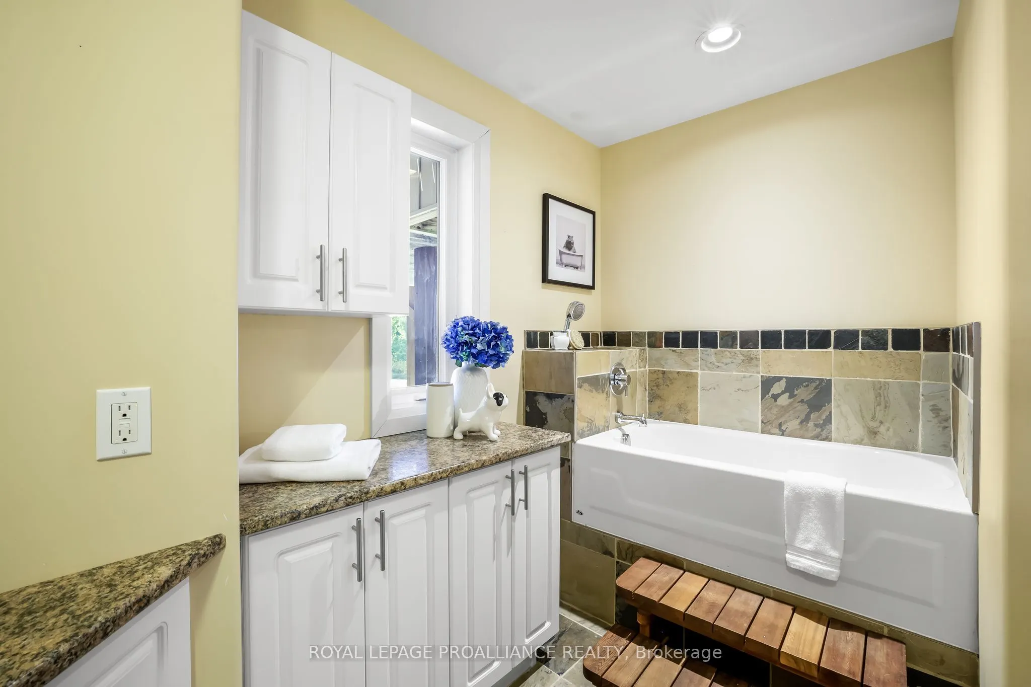 263 Lakeshore Road