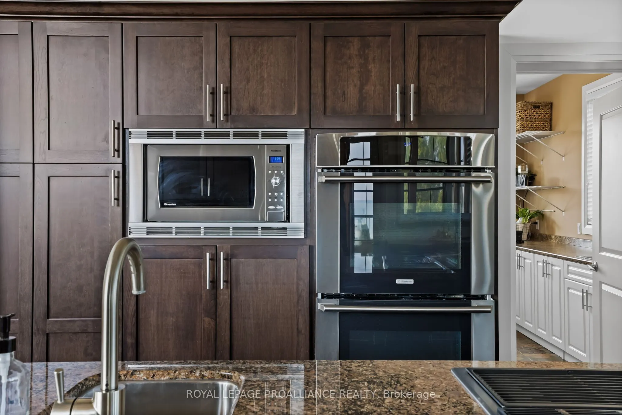 263 Lakeshore Road
