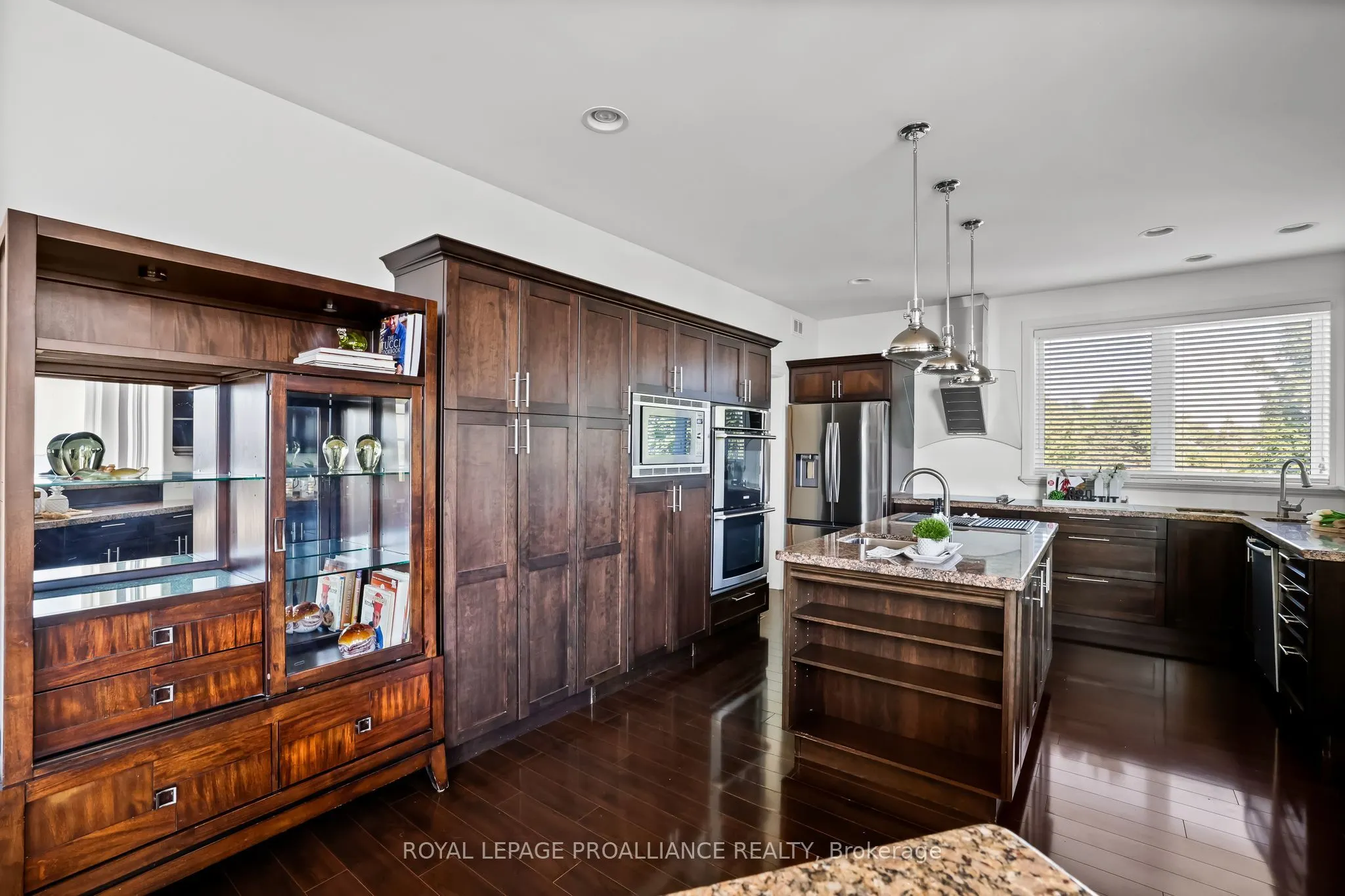 263 Lakeshore Road
