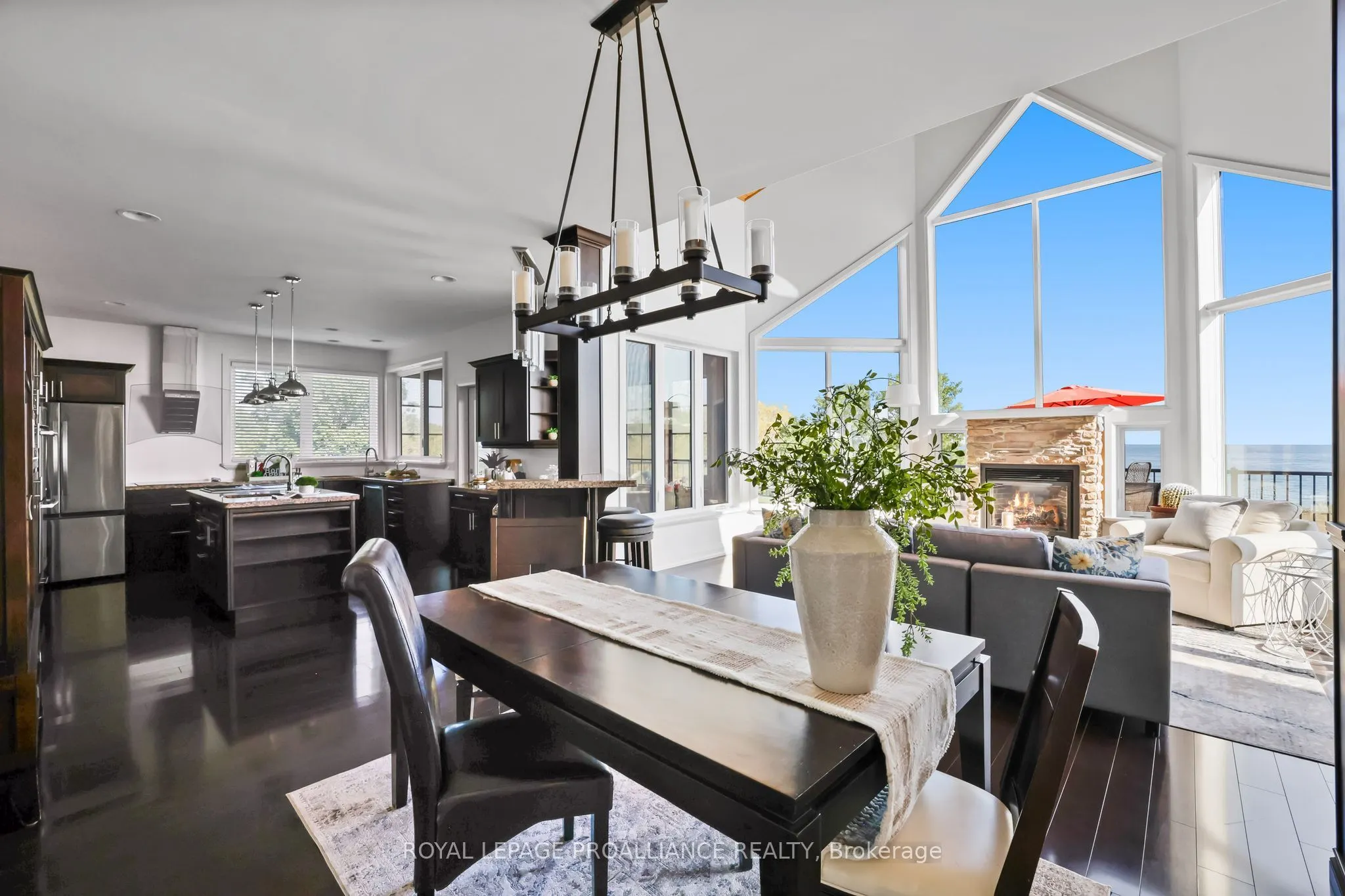 263 Lakeshore Road