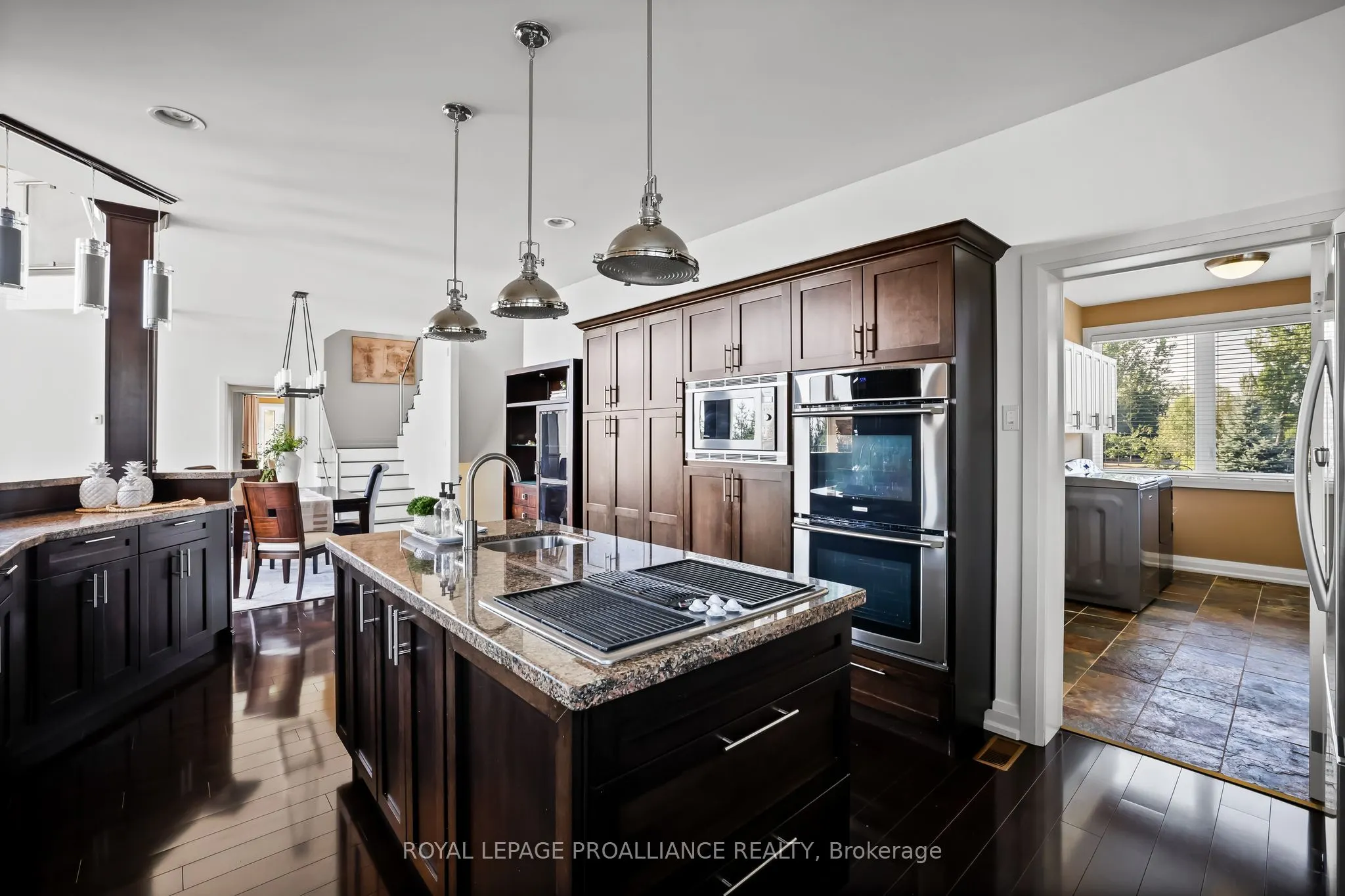 263 Lakeshore Road