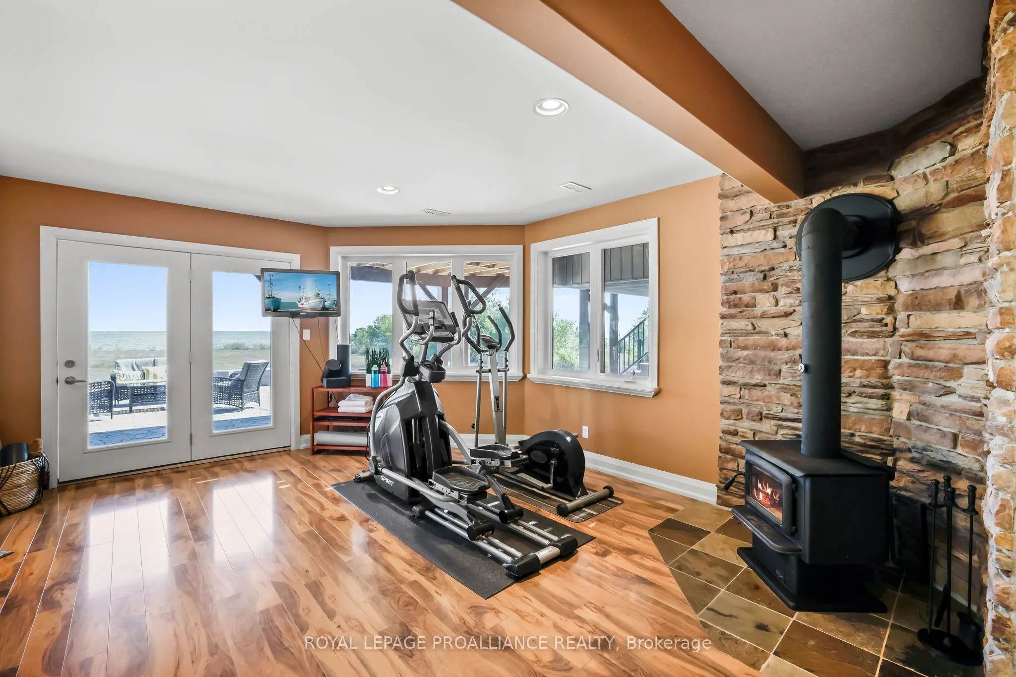 263 Lakeshore Road