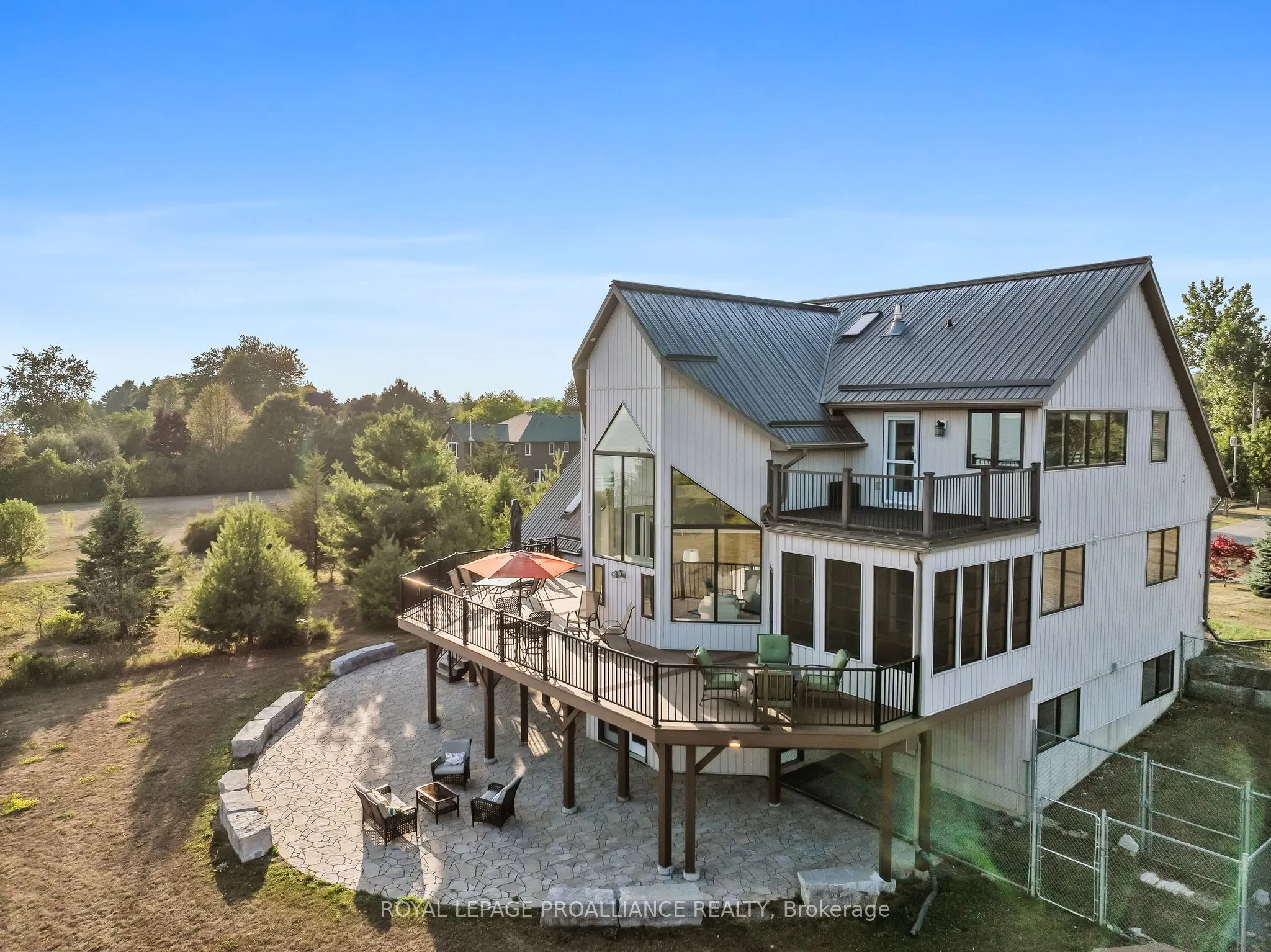 263 Lakeshore Road