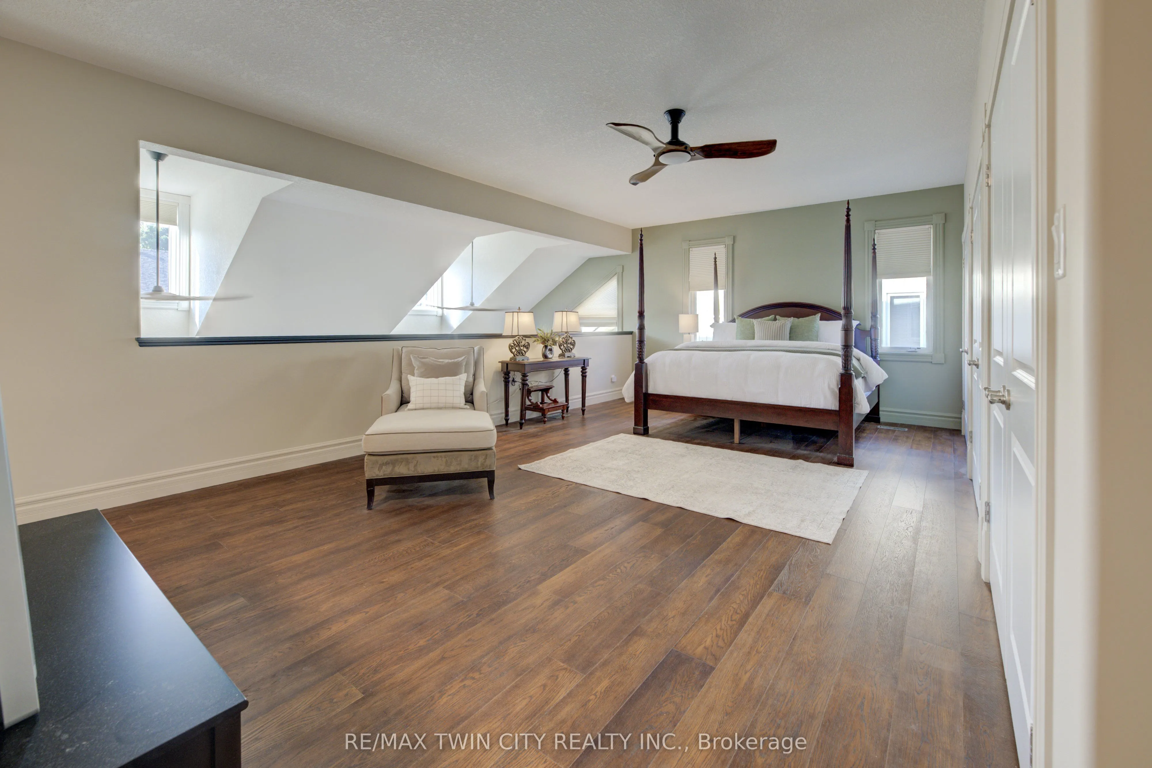 350 Doon Valley Drive, #9G
