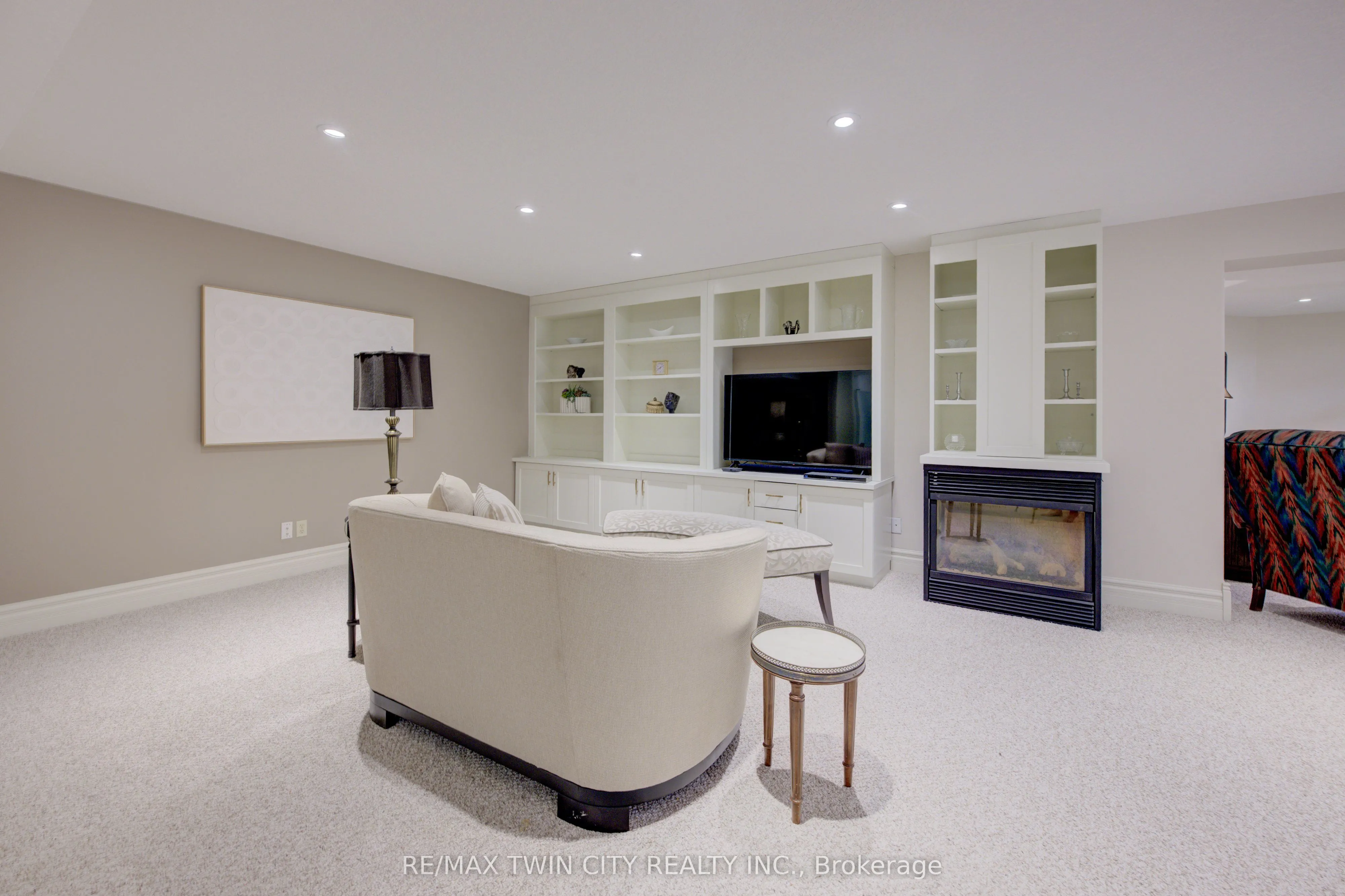 350 Doon Valley Drive, #9G