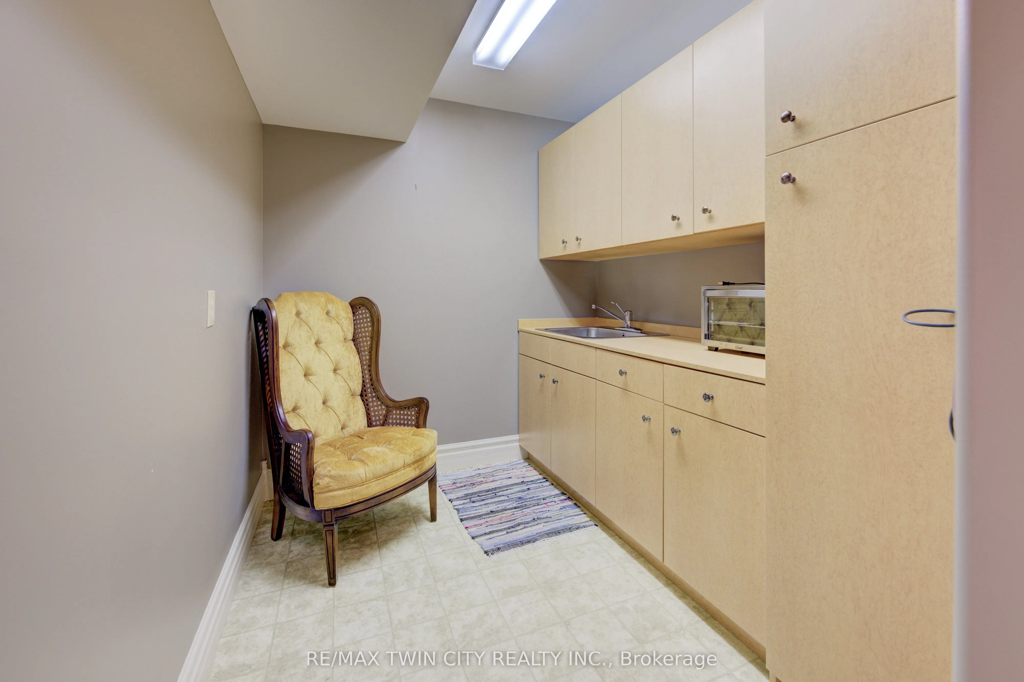 350 Doon Valley Drive, #9G