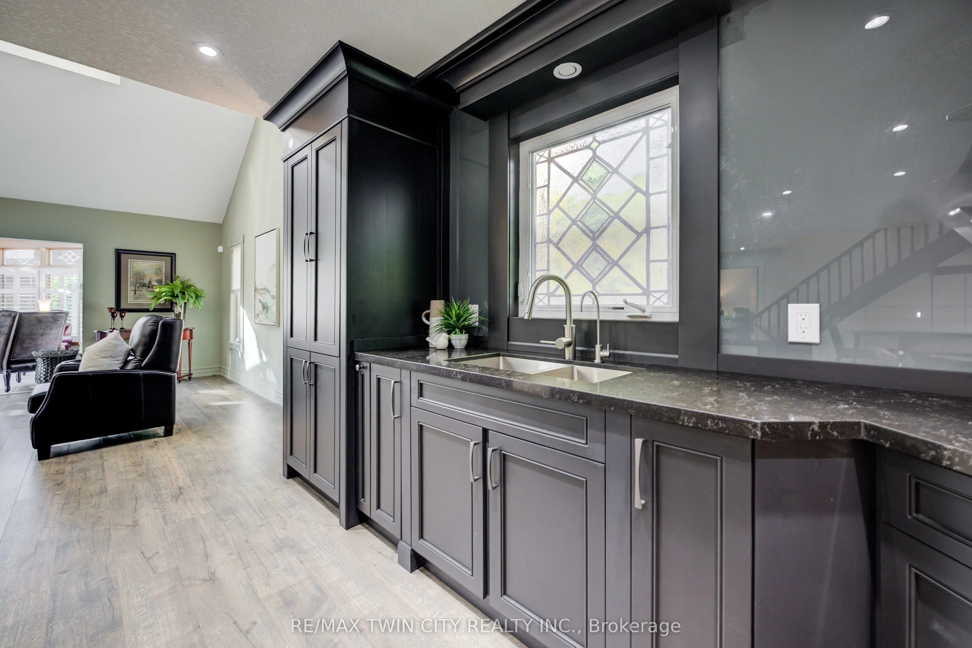 350 Doon Valley Drive, #9G