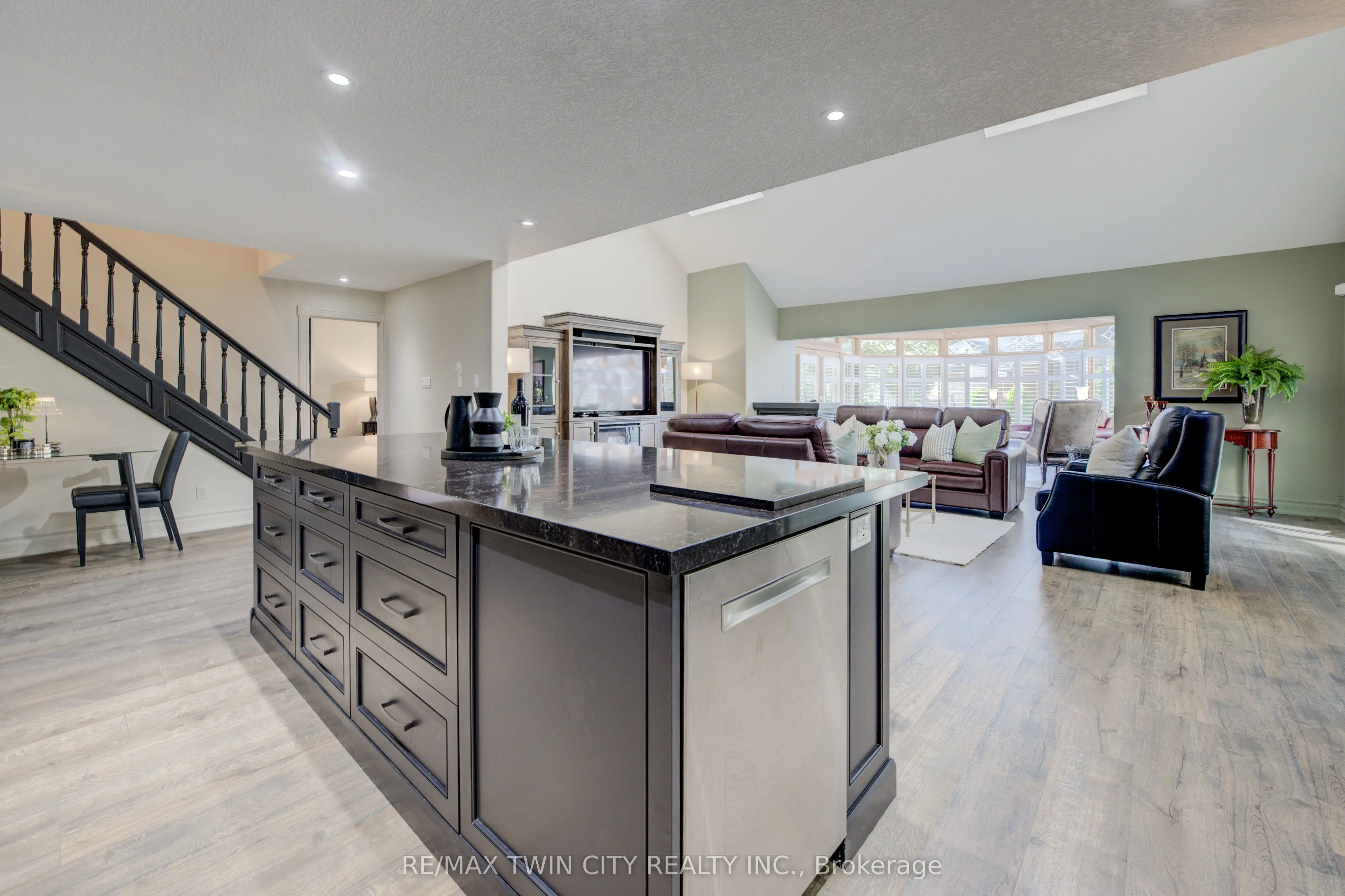 350 Doon Valley Drive, #9G