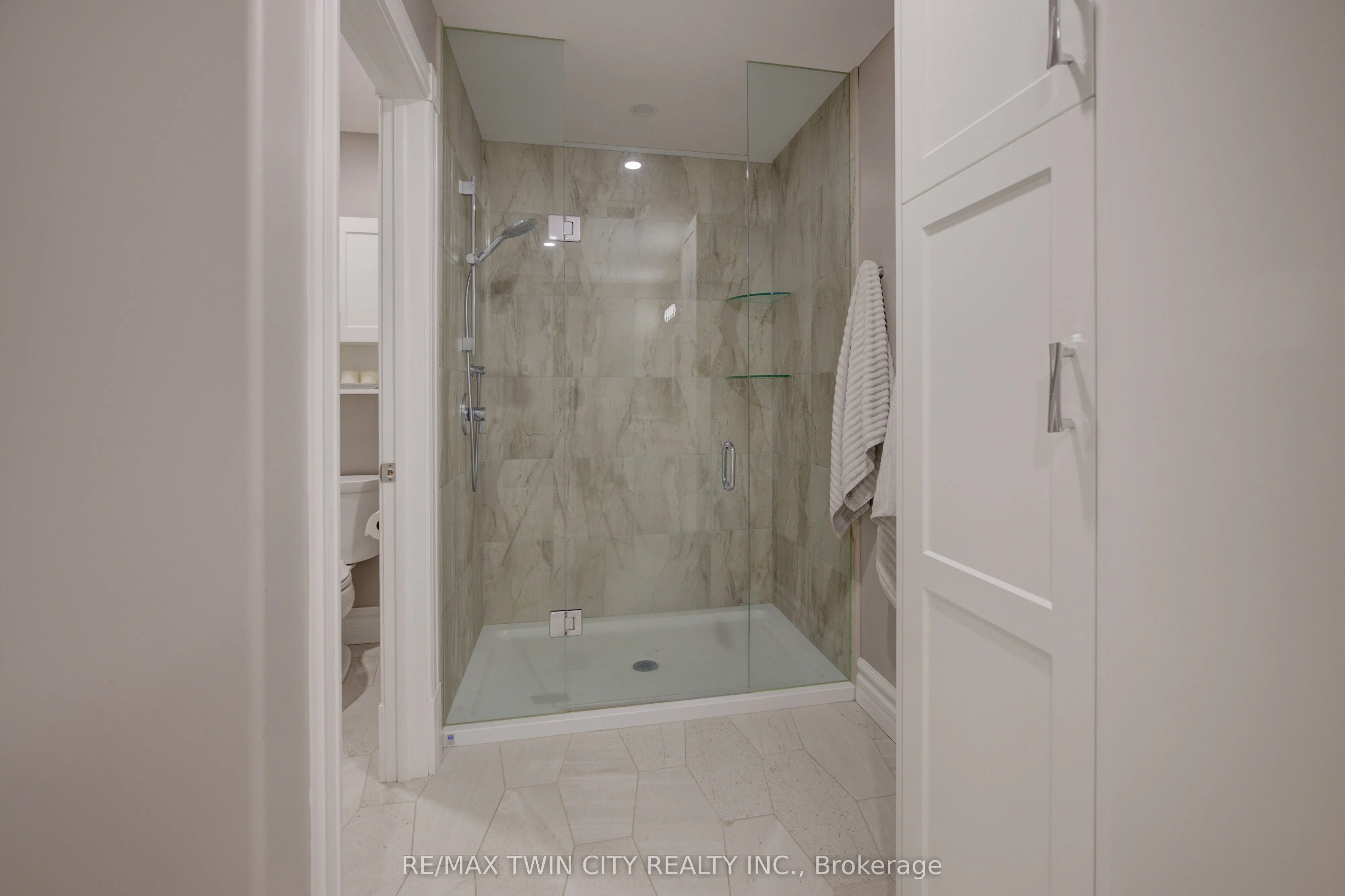 350 Doon Valley Drive, #9G