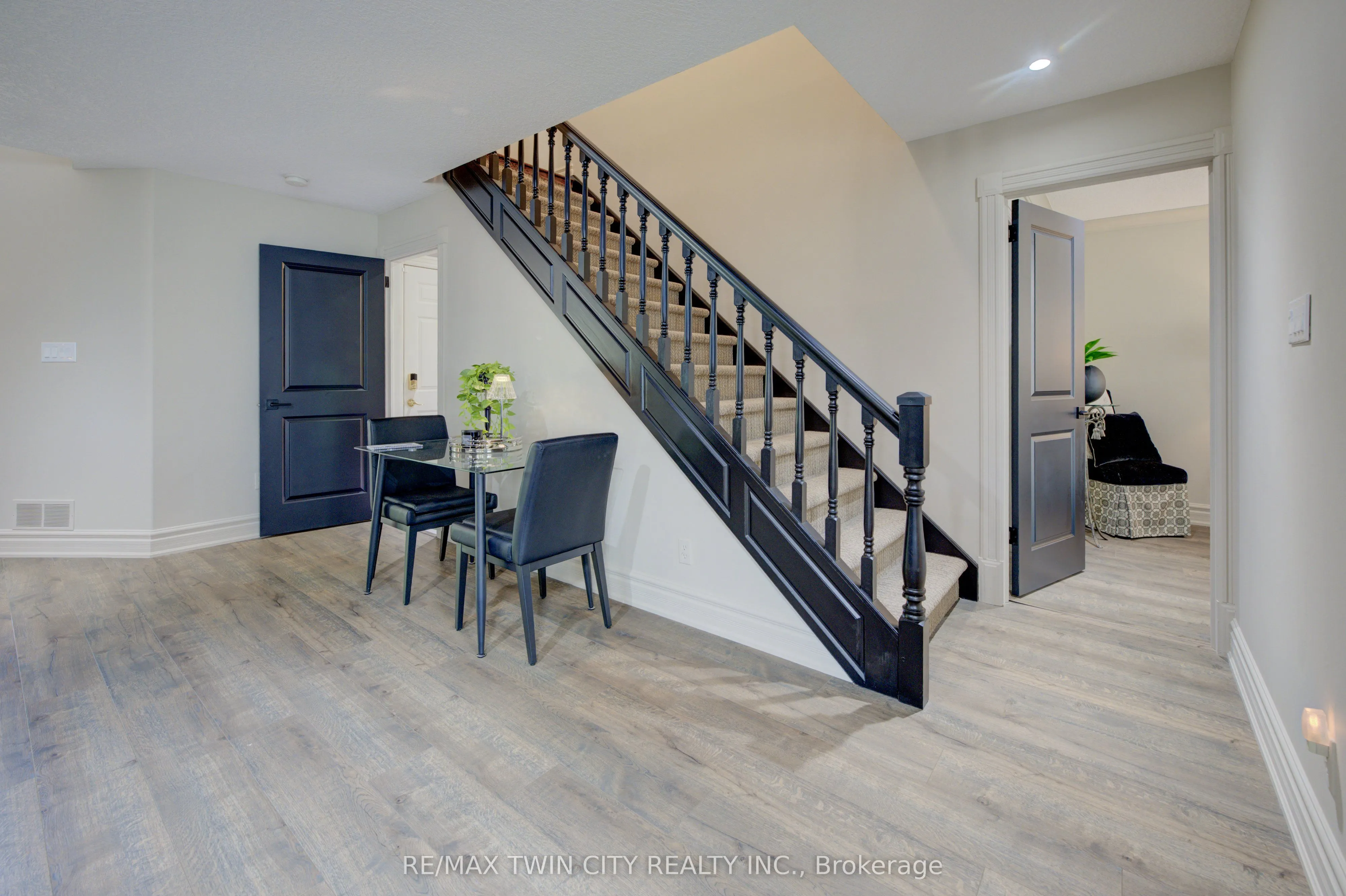 350 Doon Valley Drive, #9G