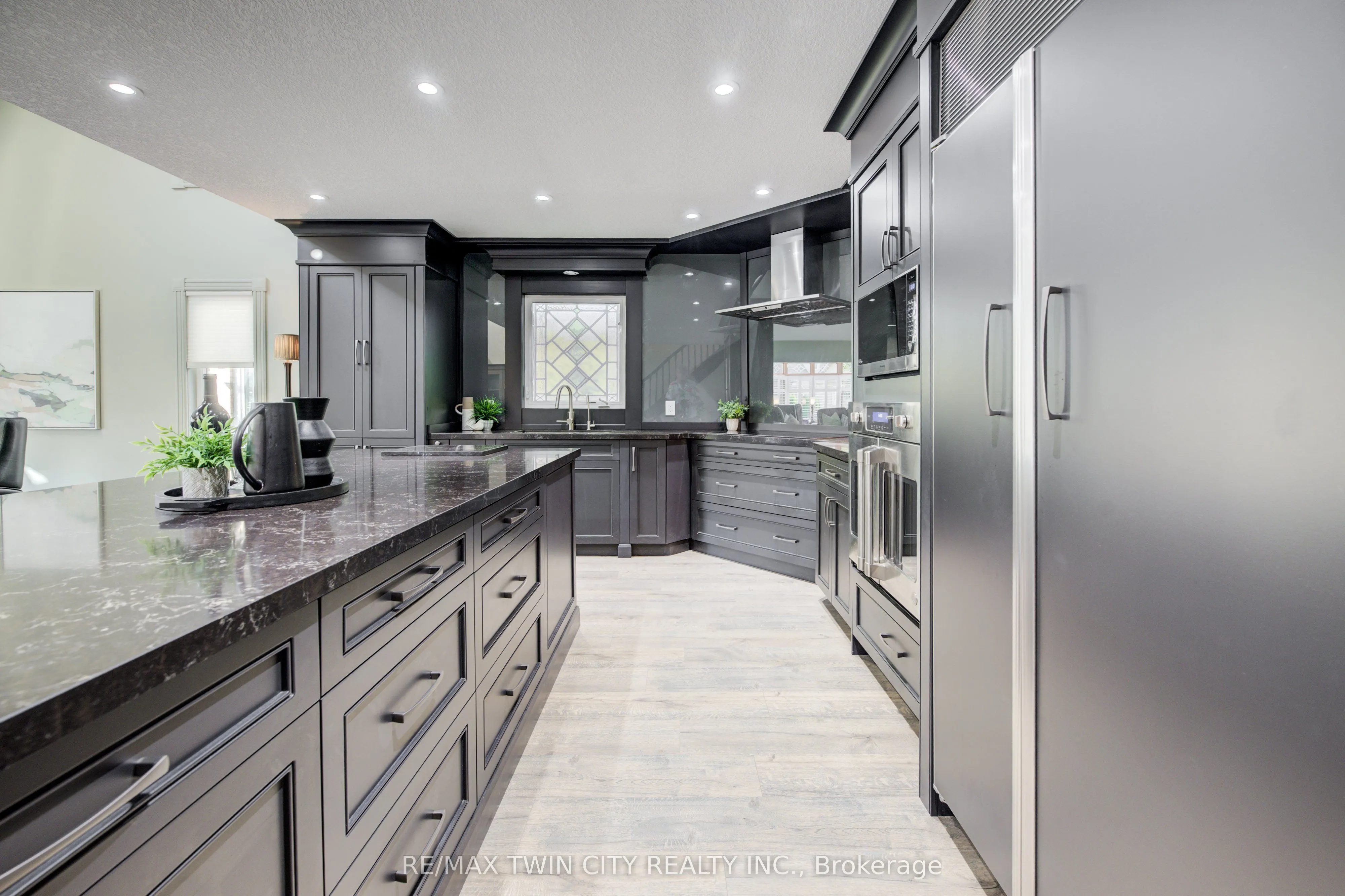 350 Doon Valley Drive, #9G