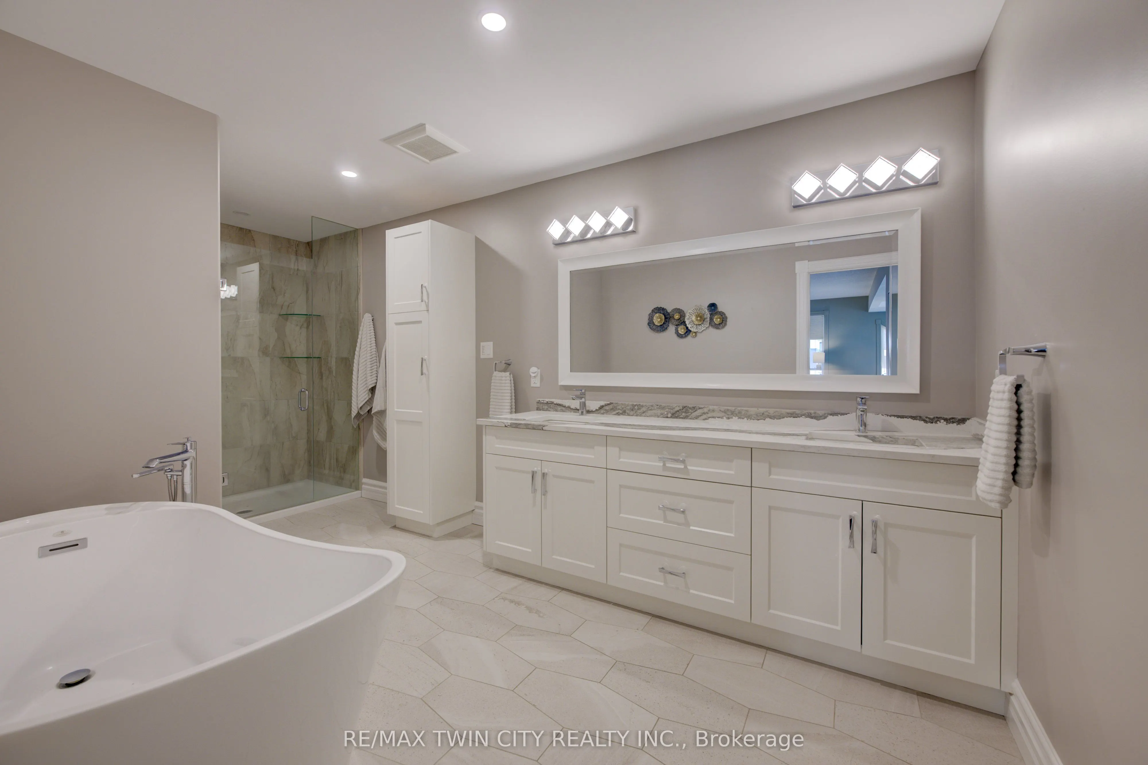 350 Doon Valley Drive, #9G