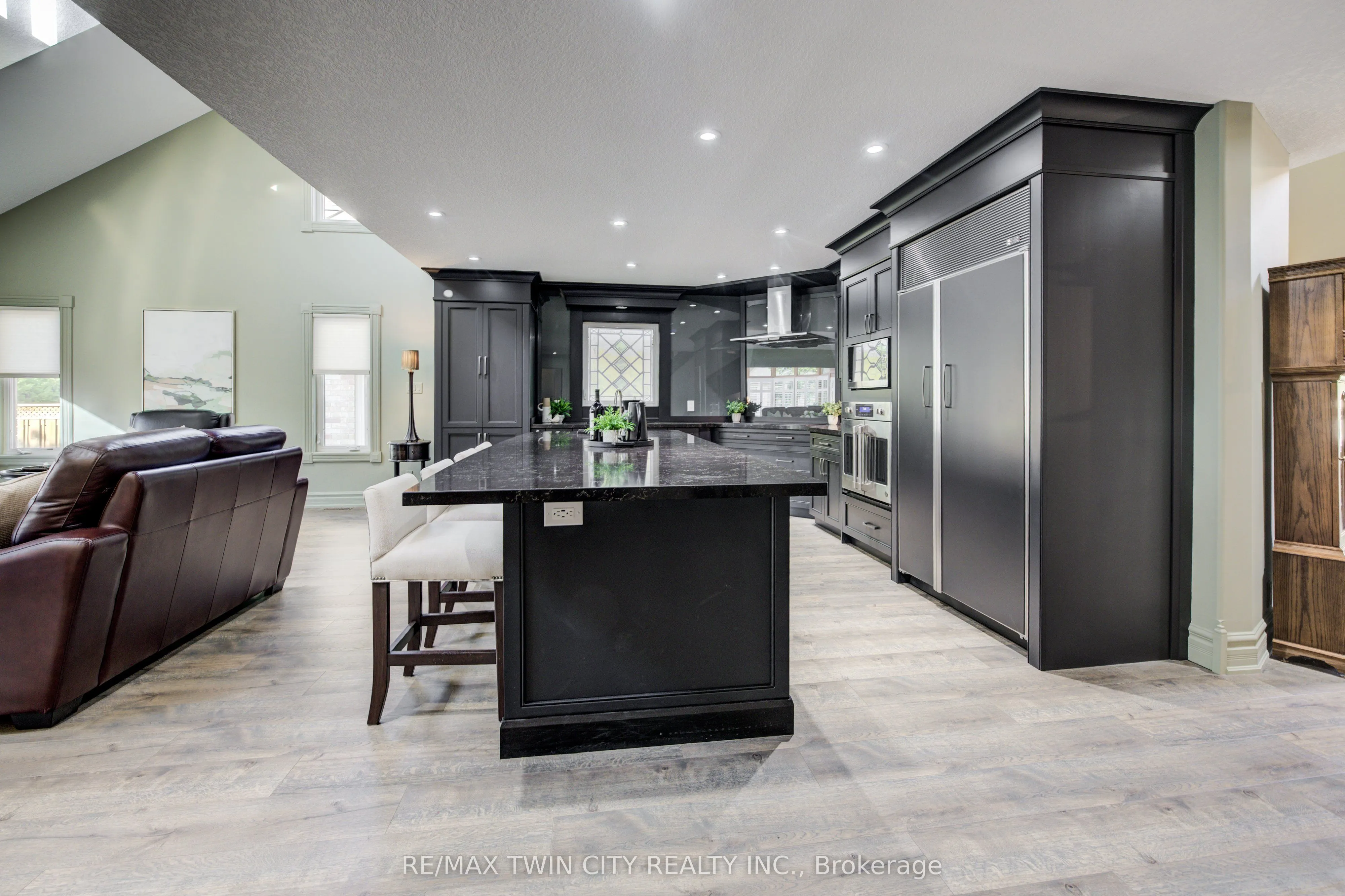 350 Doon Valley Drive, #9G