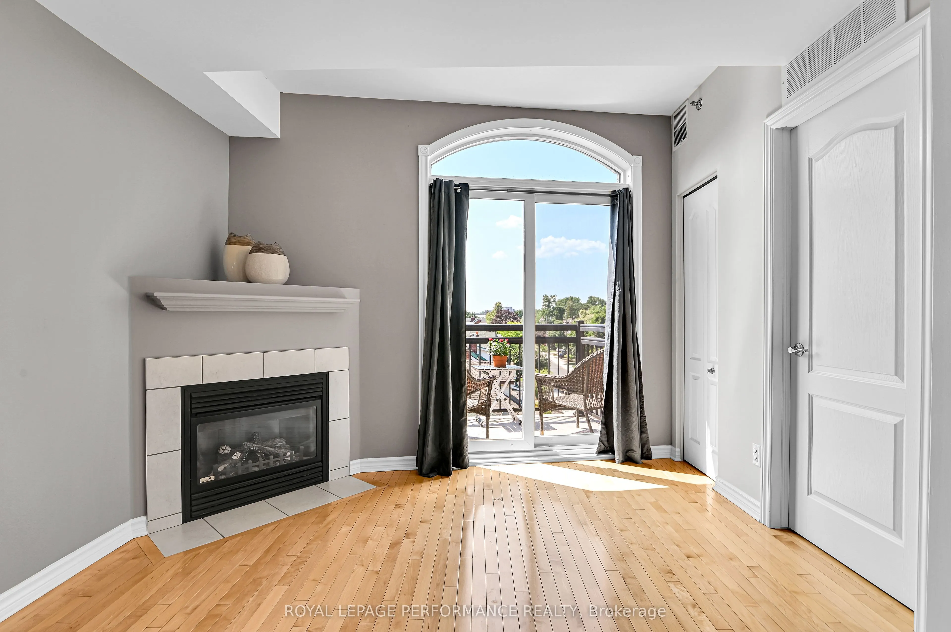 6 Grove Avenue, #407