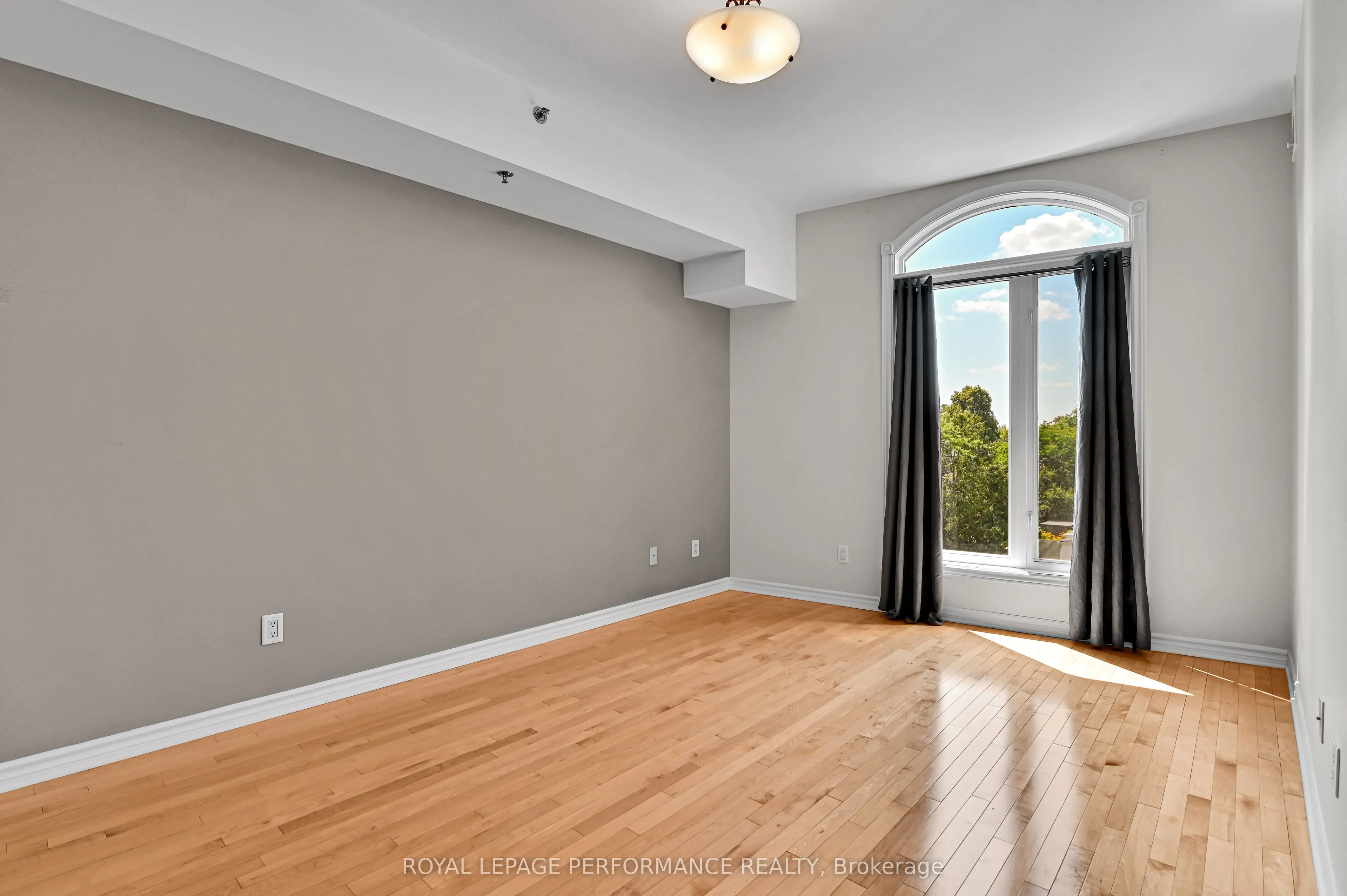 6 Grove Avenue, #407