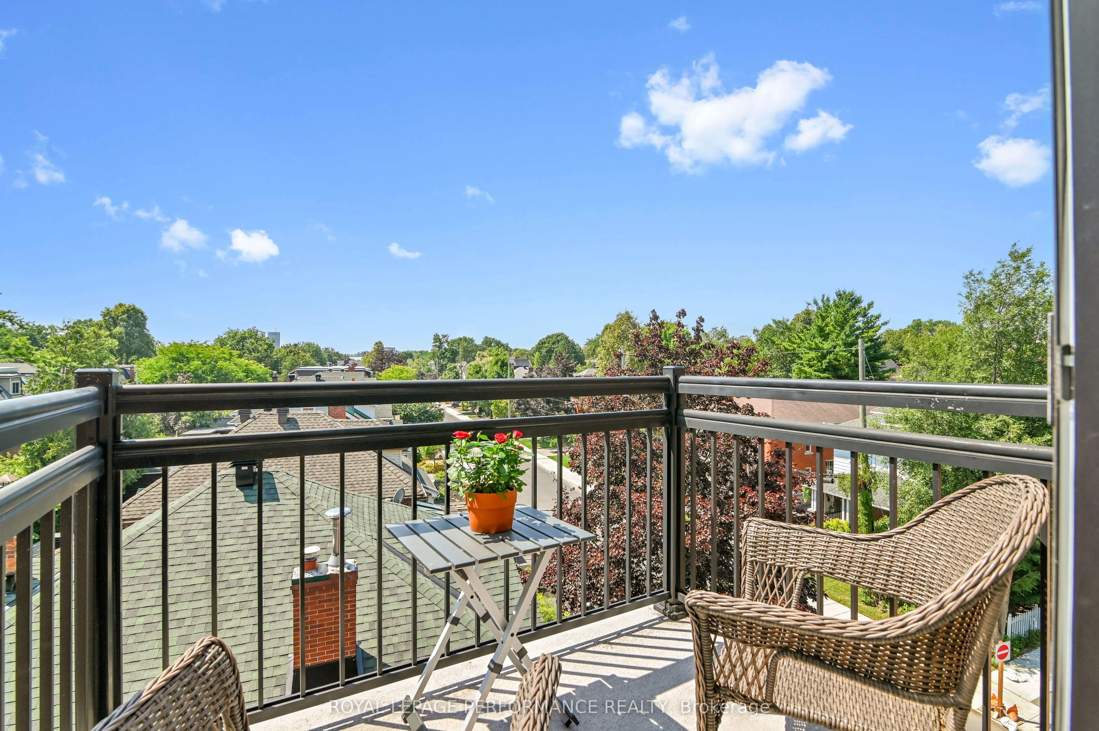 6 Grove Avenue, #407