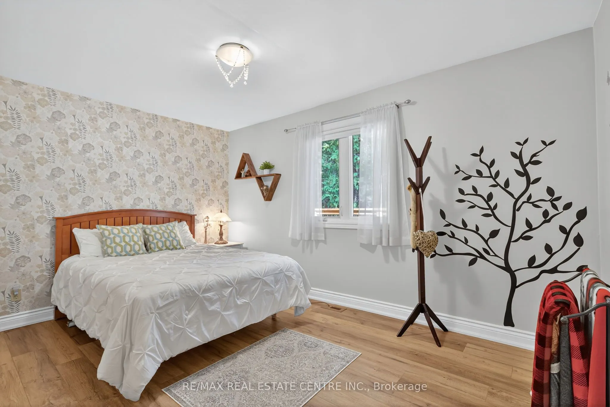 16 Cedar Lane