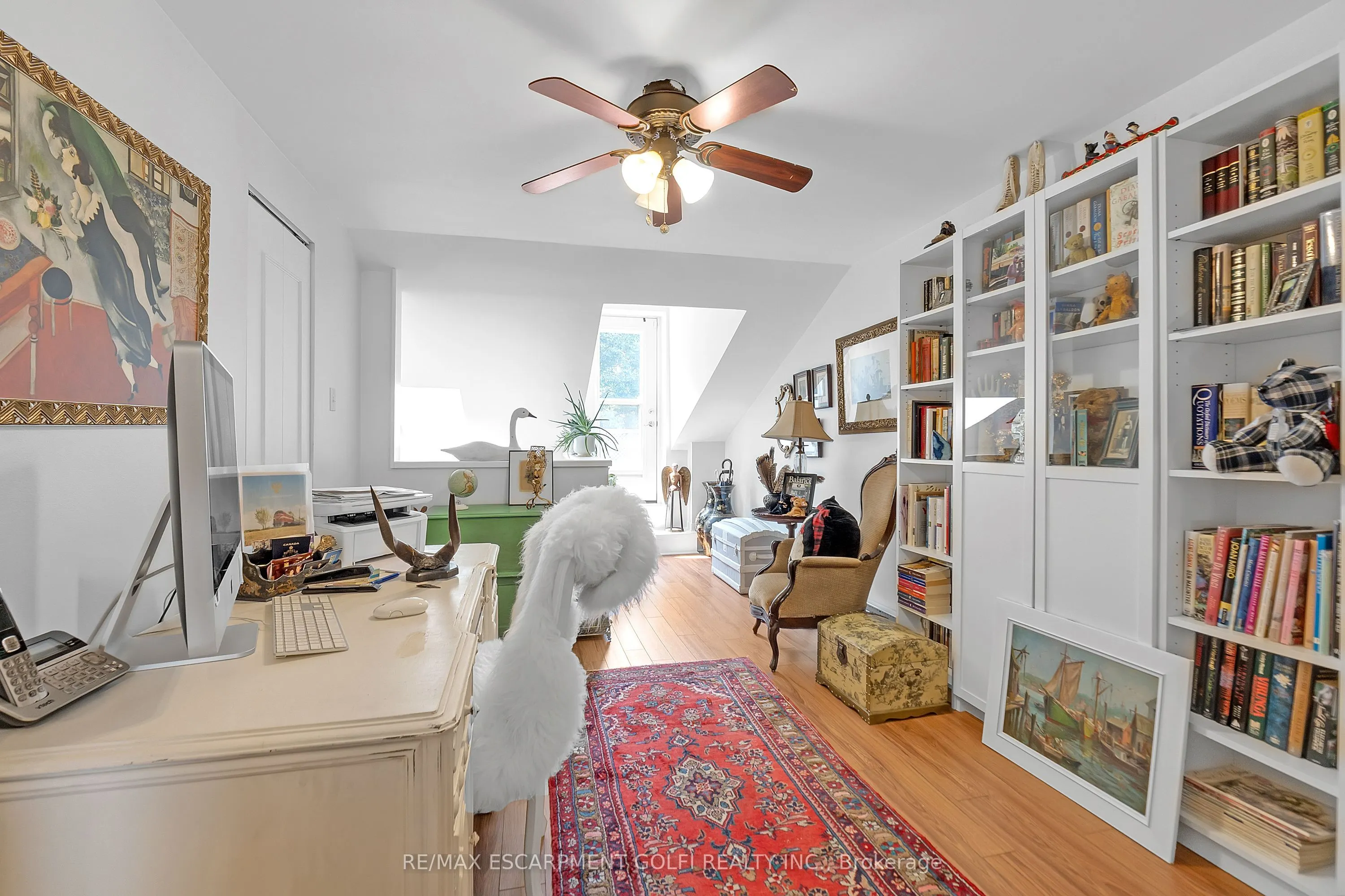 23 MACAULAY Street W, #3