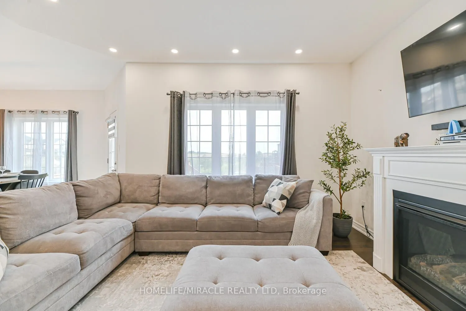 443 Henderson Way