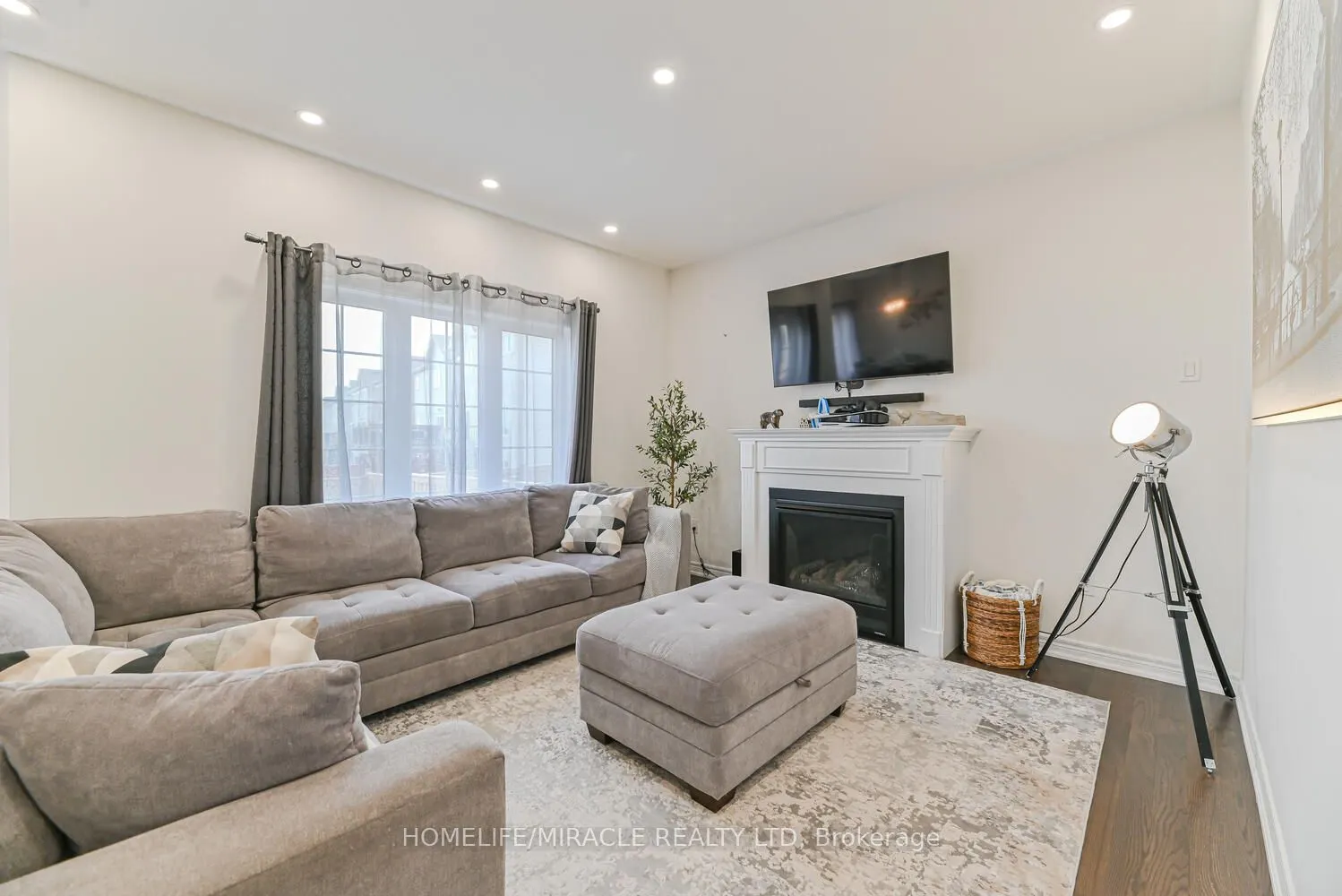 443 Henderson Way