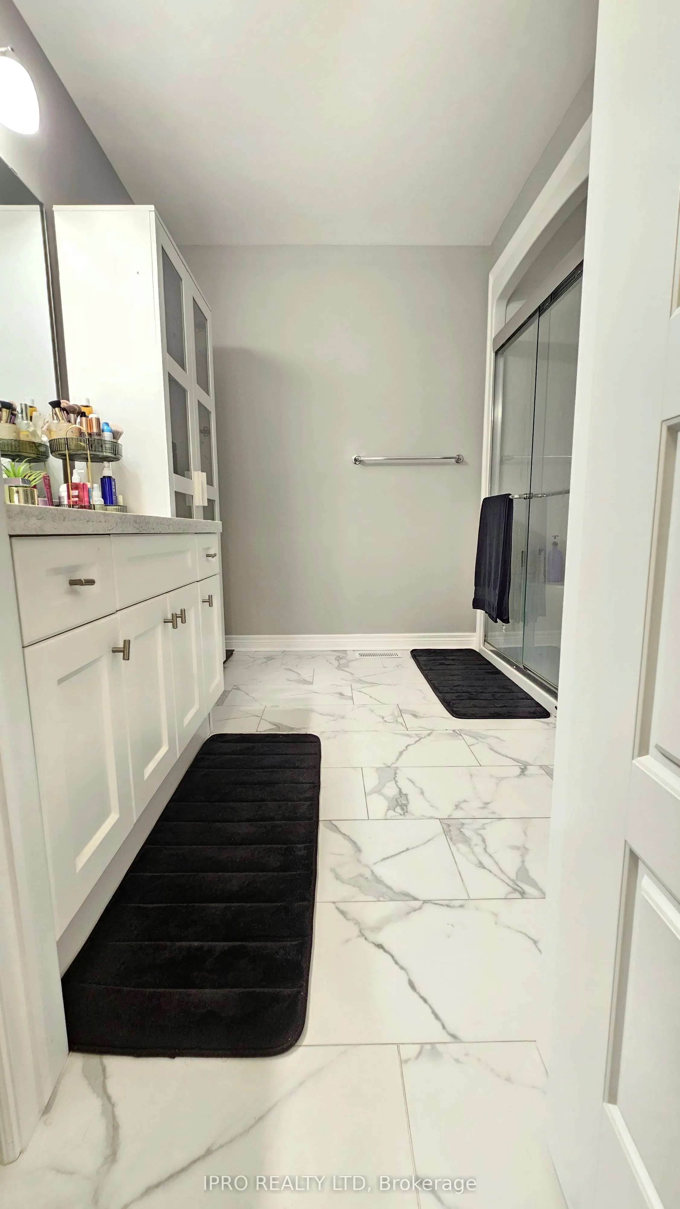 89 Laurent Avenue